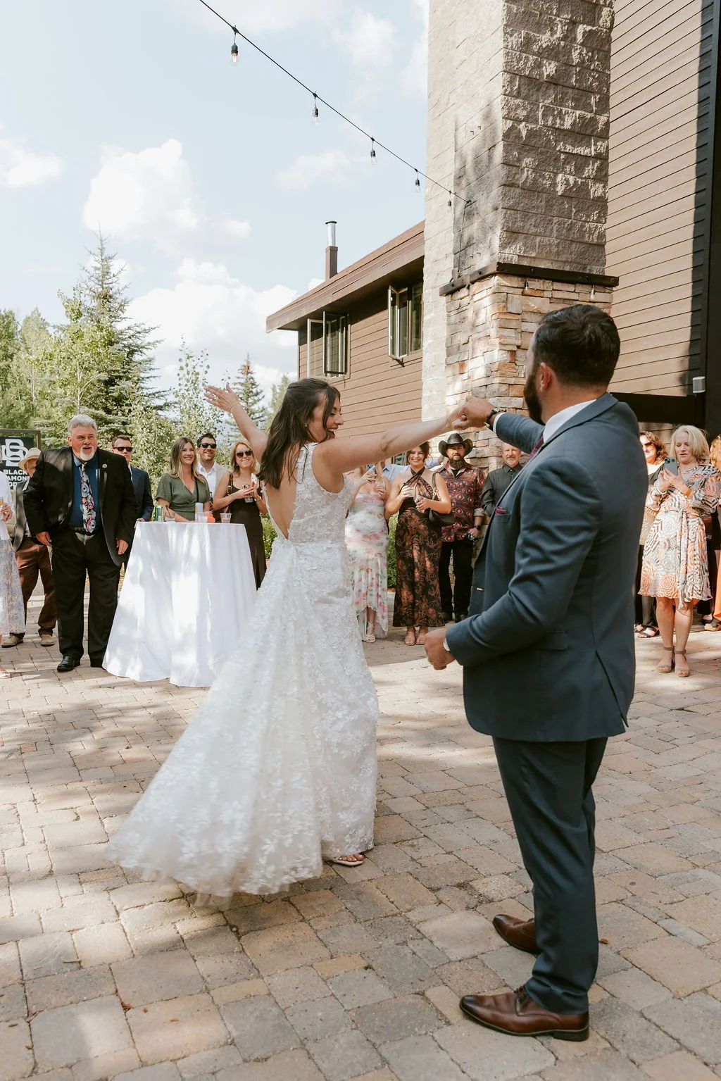 Day-of Coordinator vs Full-Service Wedding Planner: Which One Do You Really Need?