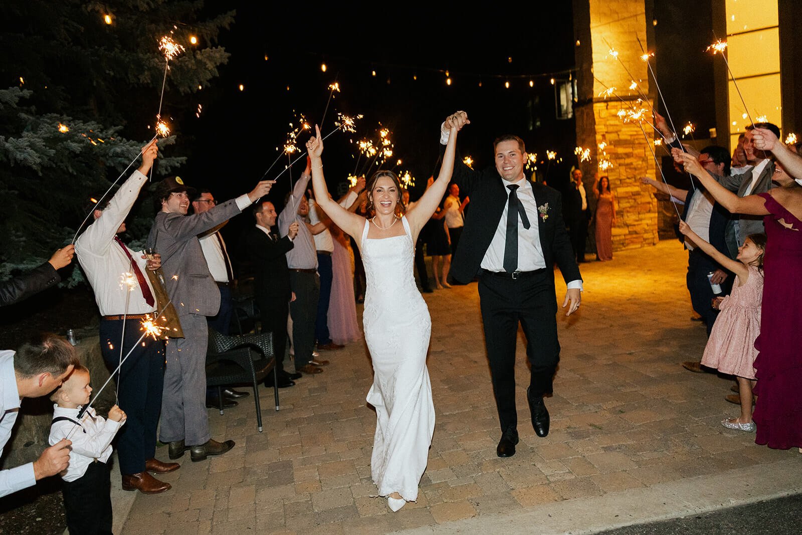 HannahPreston-BDL-Wedding-SneakPeeks-9885.jpg