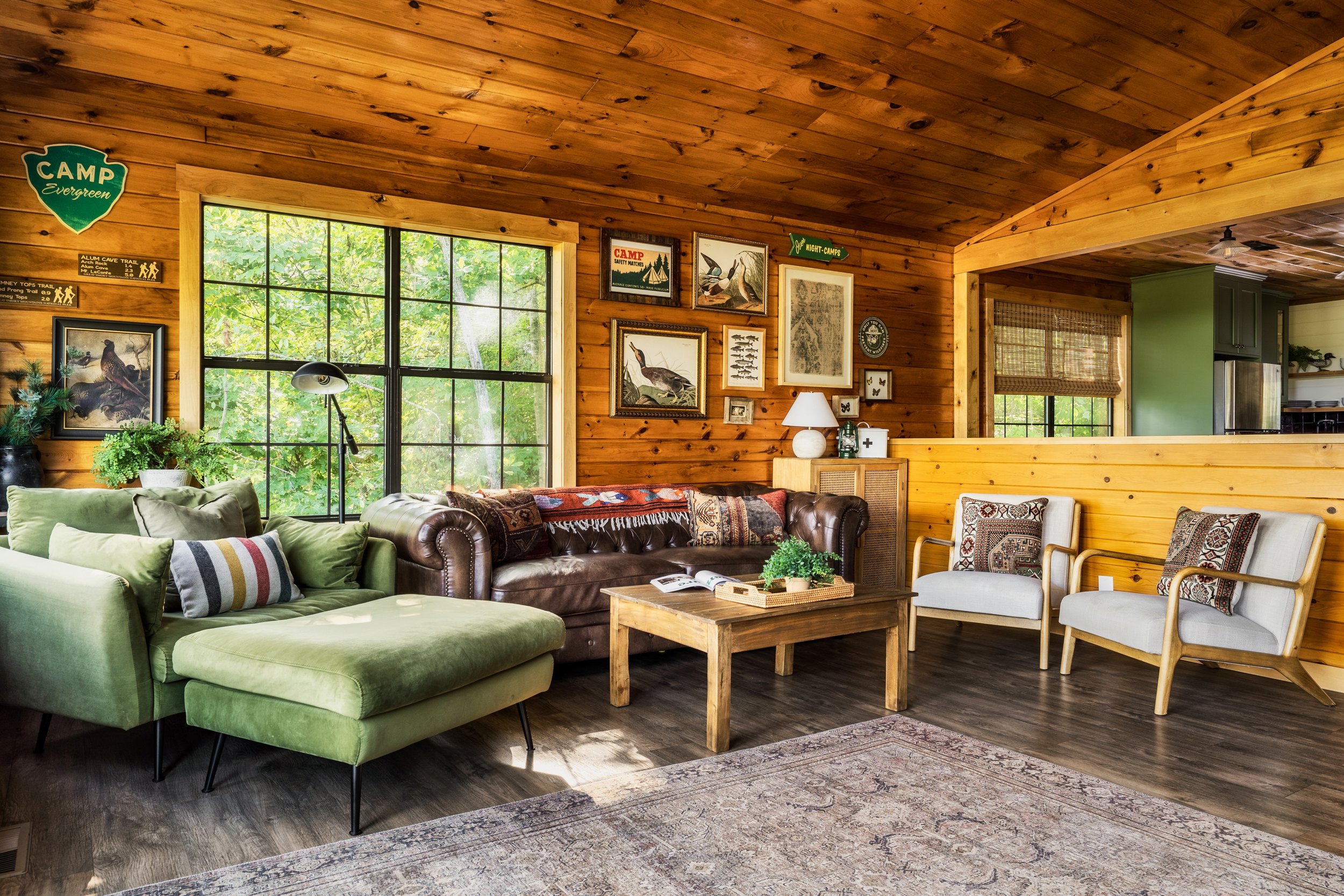 1743BassettWay-CustomMiniSession-016.jpg