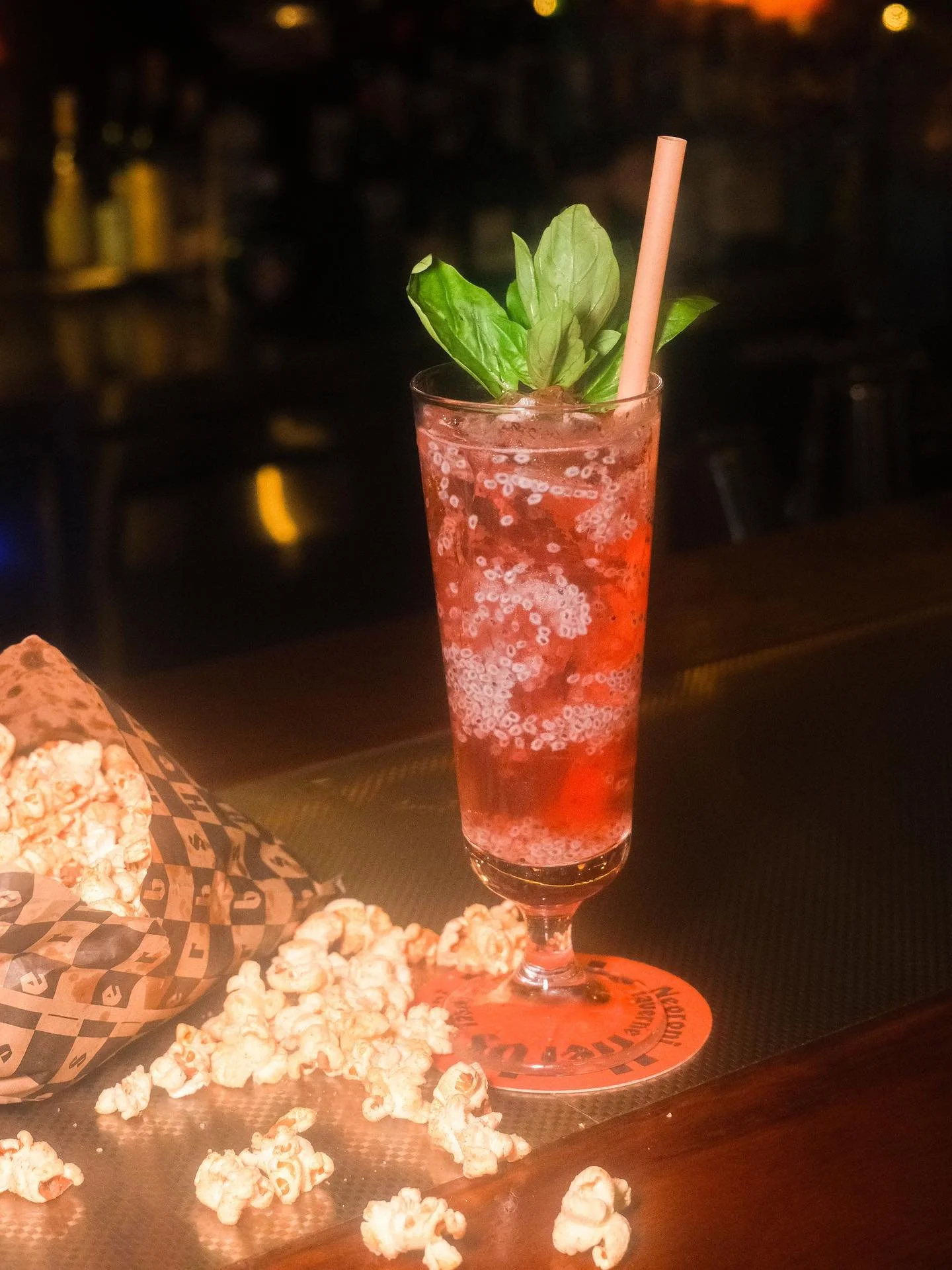 The Strawberry and Basil Spritz. 🍓🌿

Rainbow Juice, Vodka, Campari, Strawberry, Basil, Basil Seeds.

Book Herbs this Long Weekend for your last chance to try before it leaves! Open 4pm-2am thsi Lond Weekend. 

#HerbsTaverne