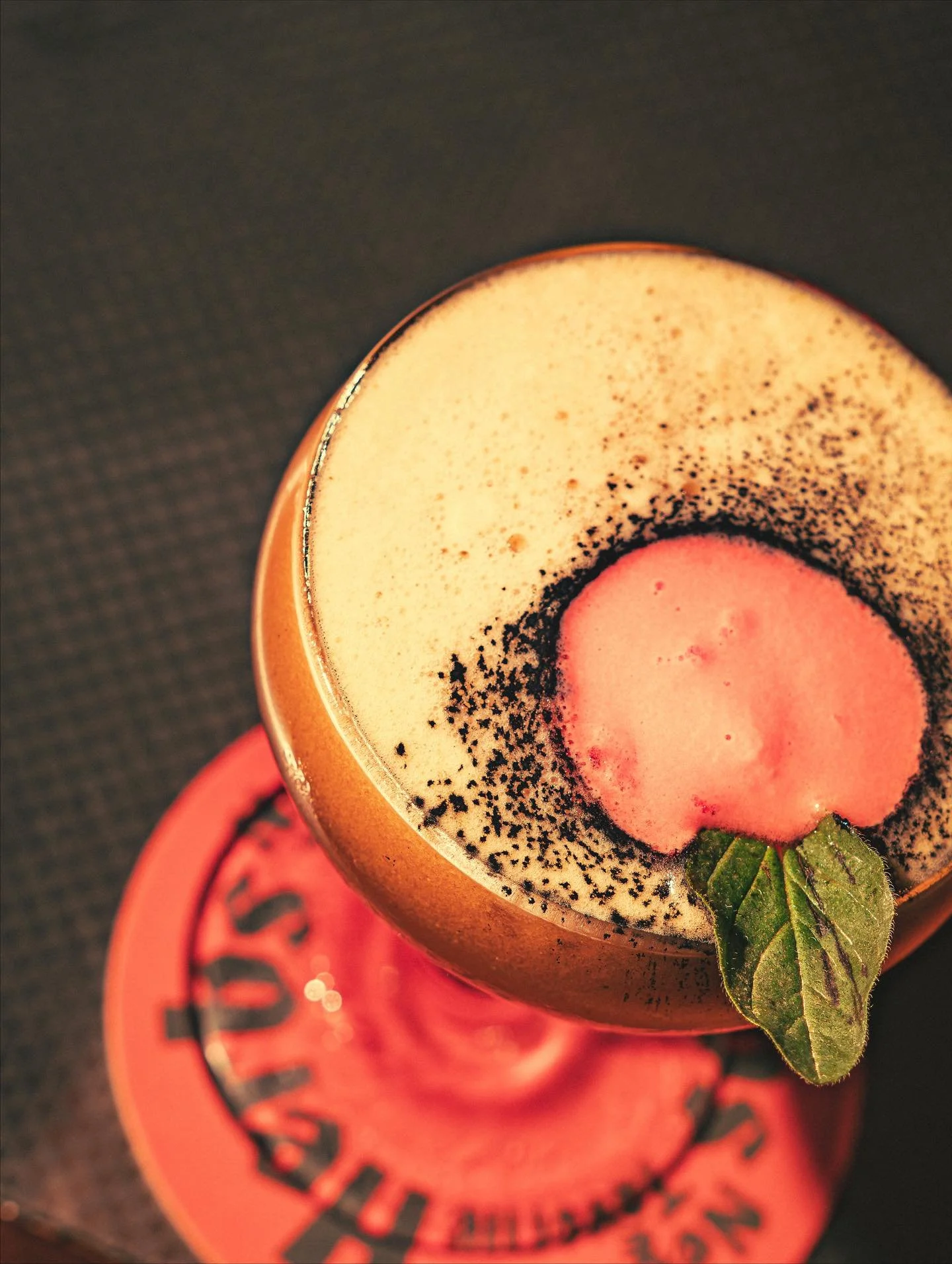 The Left Hook.
Alpine Amaro, Mezcal, Burnt Orange, Whites
Big and Bold. The inspiration for the burnt orange syrup comes from traditional Italian Chinotto. Chinotto oranges and spice is roasted together and sweetened to create that rich colour and f