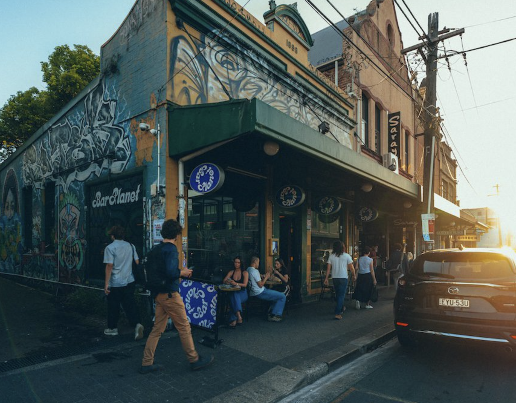 Bar Planet’s Valentine’s Pop-Up Pairs Martinis &amp; Blooms