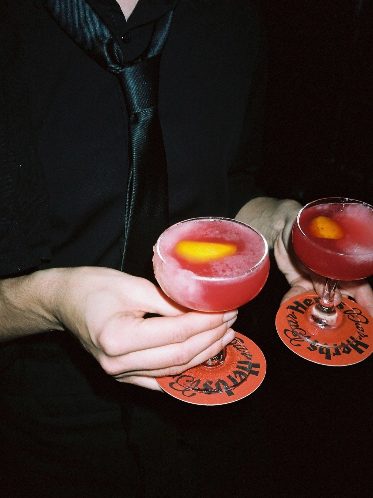 The Cosmo. 🍸

Vodka, Yuzu, Cranberry, Lemon, Hibiscus

Sip a cosmo, or two, this week at Herbs. Open until late🧡

#BarHerbs