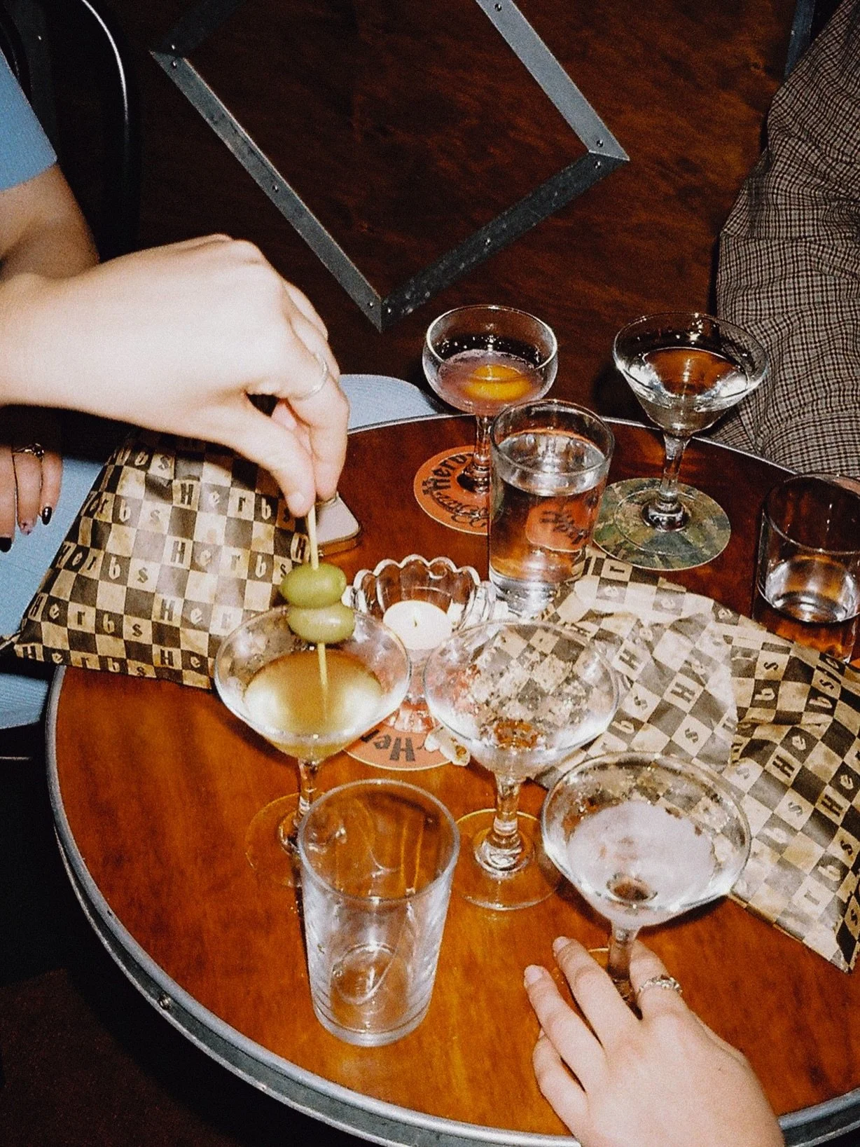 Good times and late nights at Bar Herbs. 

Open until 2am tonight.

#BarHerbs