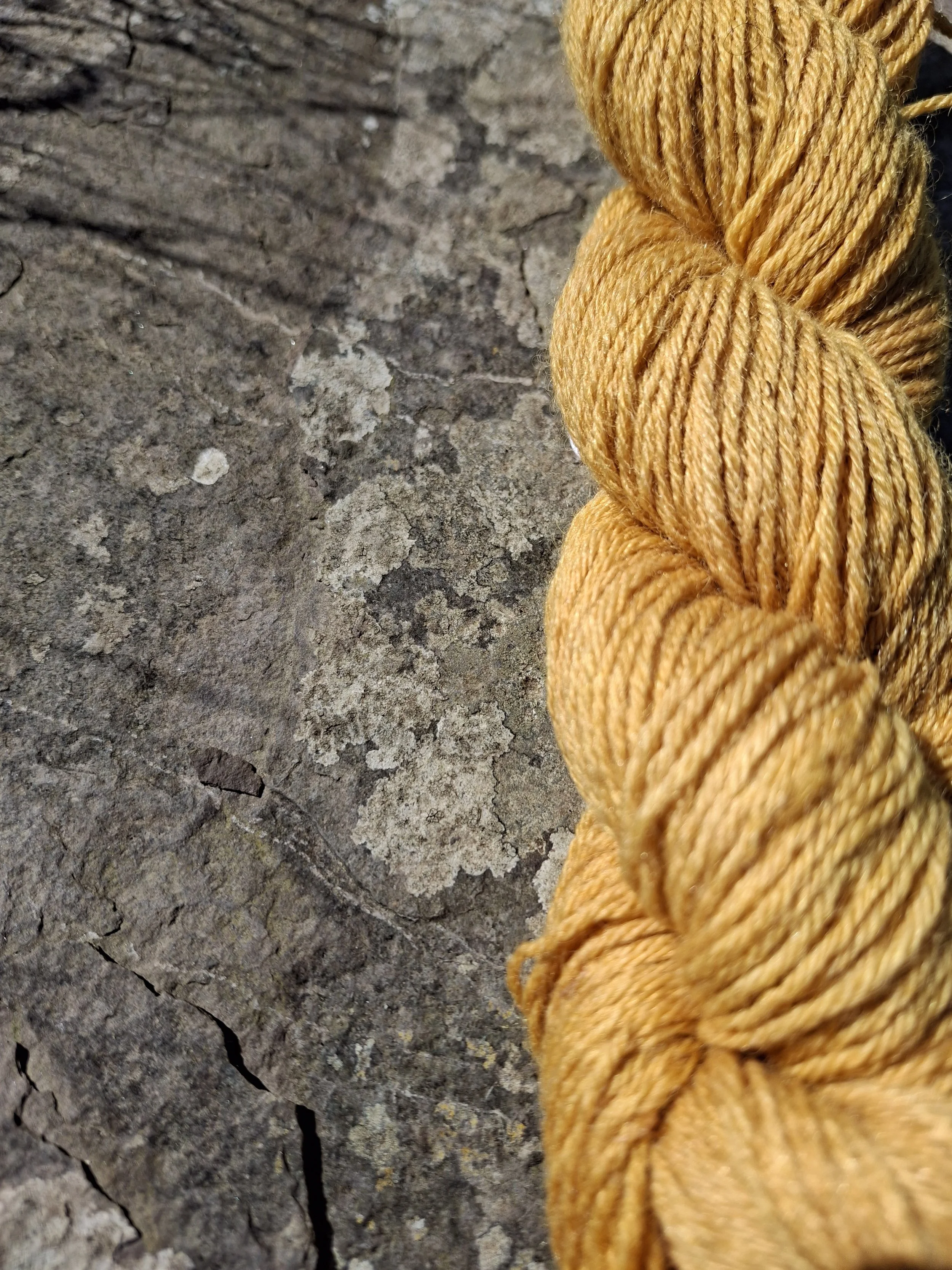 Sunset at Brodgar (1) 4 ply, 50g, 40% BLUE FACED LEICESTER WOOL / 40% SHETLAND WOOL / 20% TUSSAH SILK