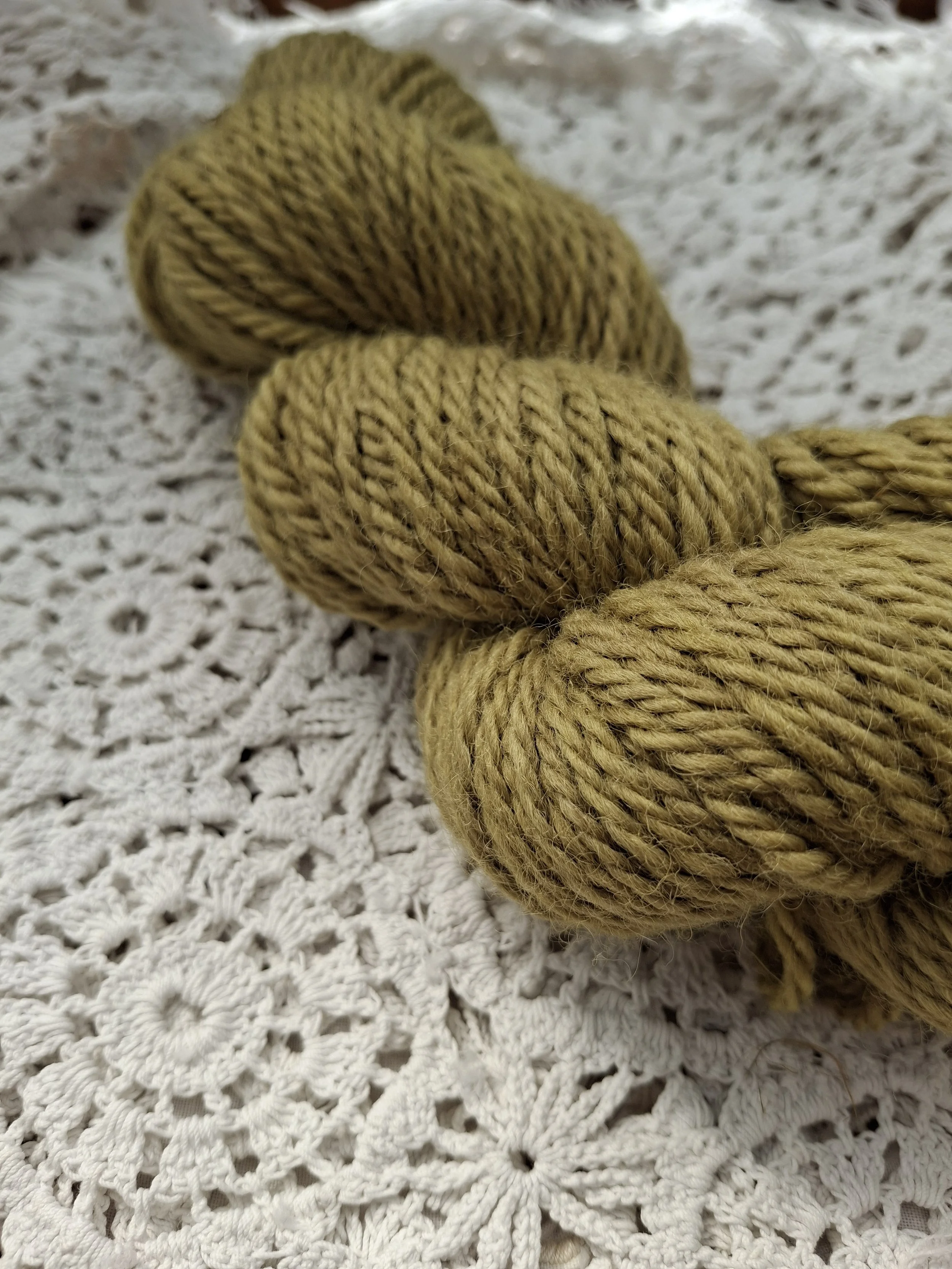 100% wool, chunky or 4 ply 100g. Khaki. Dochen | Docken | Rumex