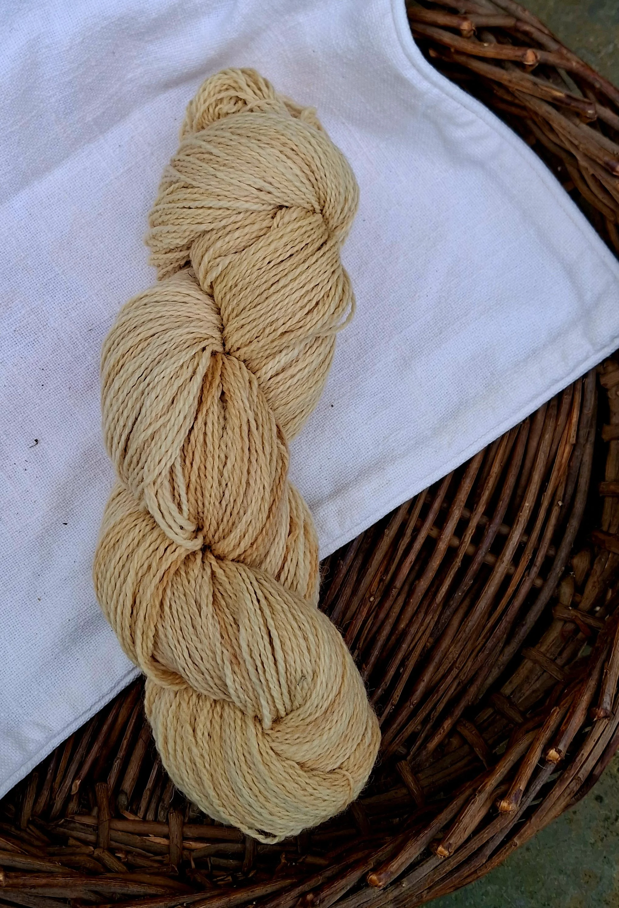 Willow leaf 8. 100% Jacob pure wool. 100g 4 ply