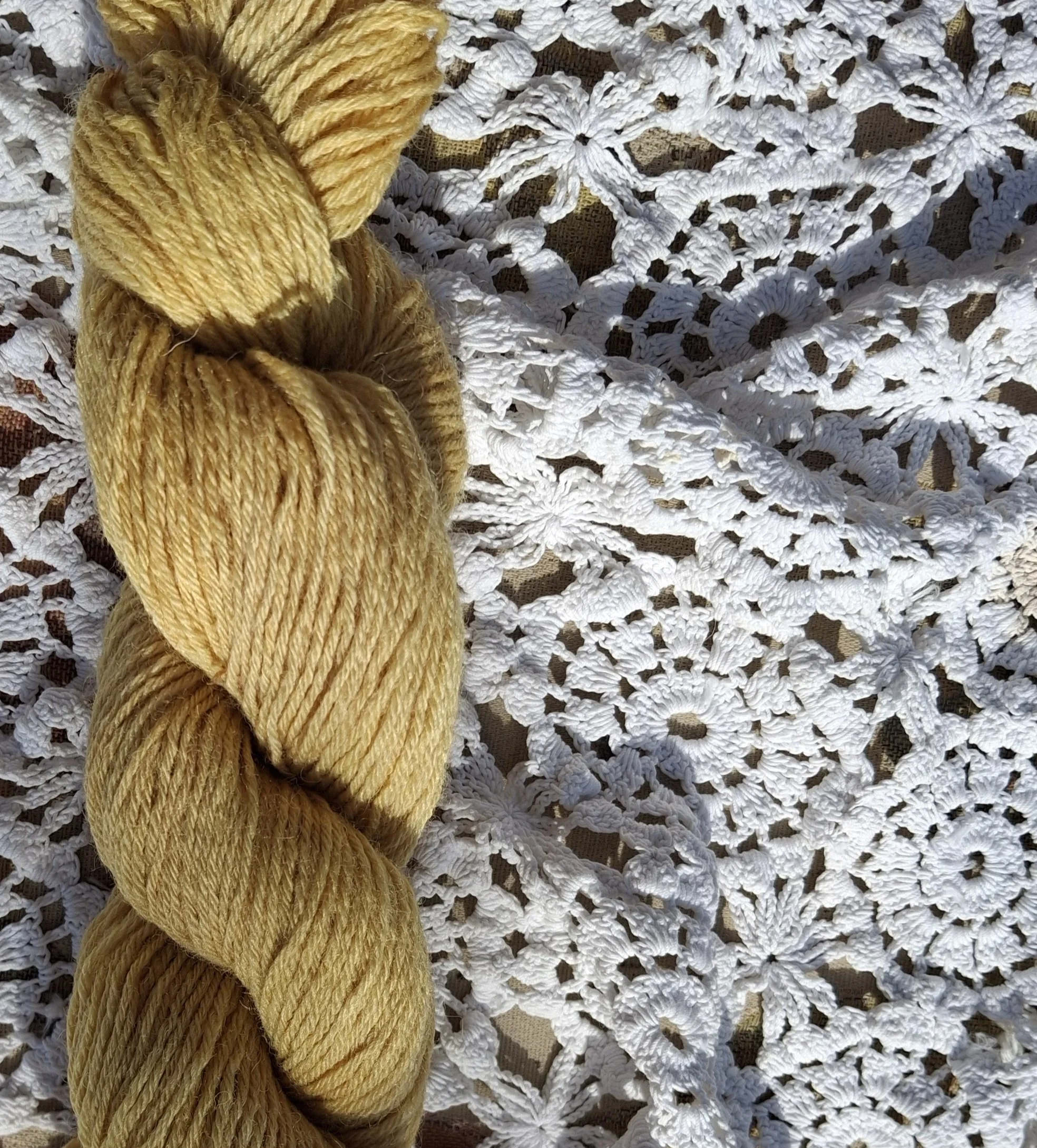 Sunset (3) 4 ply, 50g, 40% BLUE FACED LEICESTER WOOL / 40% SHETLAND WOOL / 20% TUSSAH