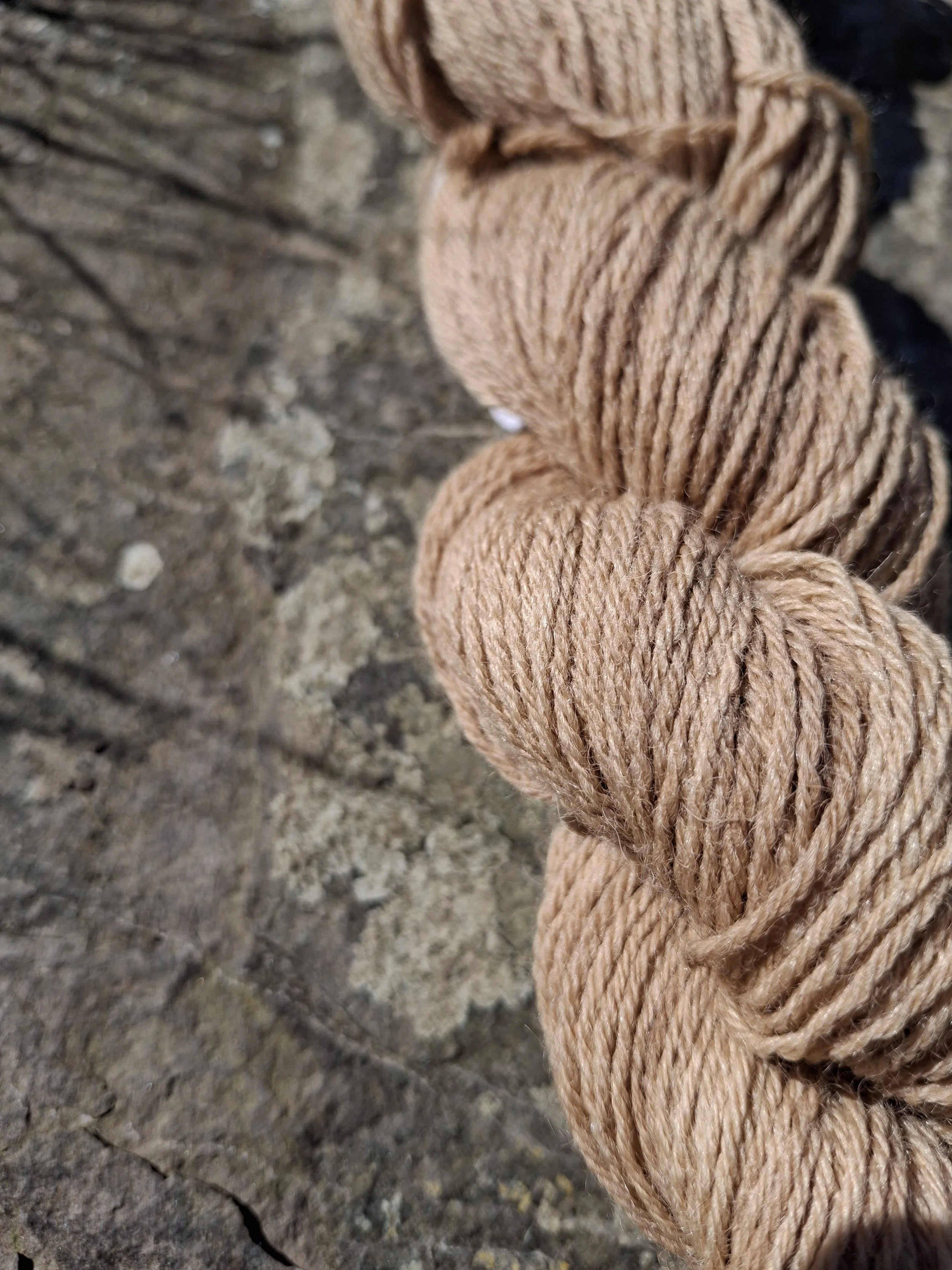 Bay, 4 ply, 50g, 40% BLUE FACED LEICESTER WOOL / 40% SHETLAND WOOL / 20% TUSSAH SILK