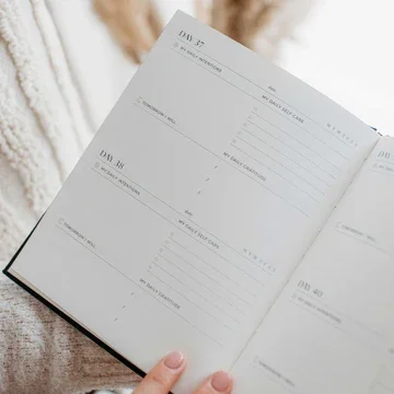 Self-care-journal-04---SMALL_7799cefb-9b92-4fb1-a43d-69cdcdba652a.jpg.webp
