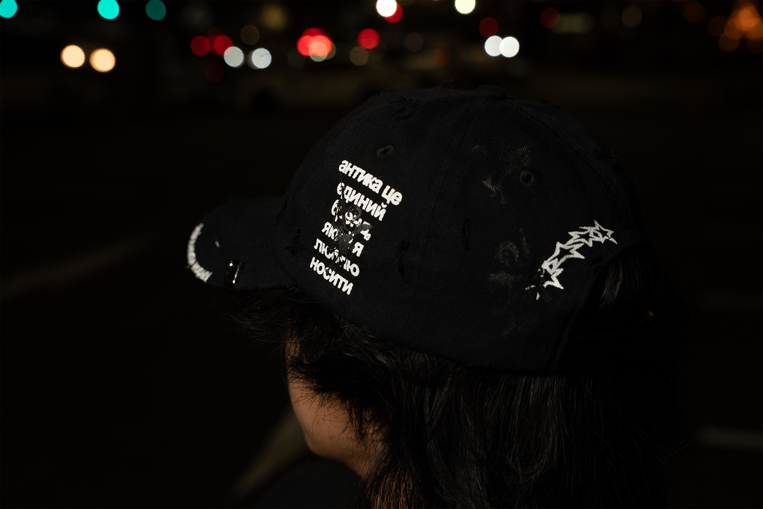 BLACK AHTNKA HAT STILL 4.png