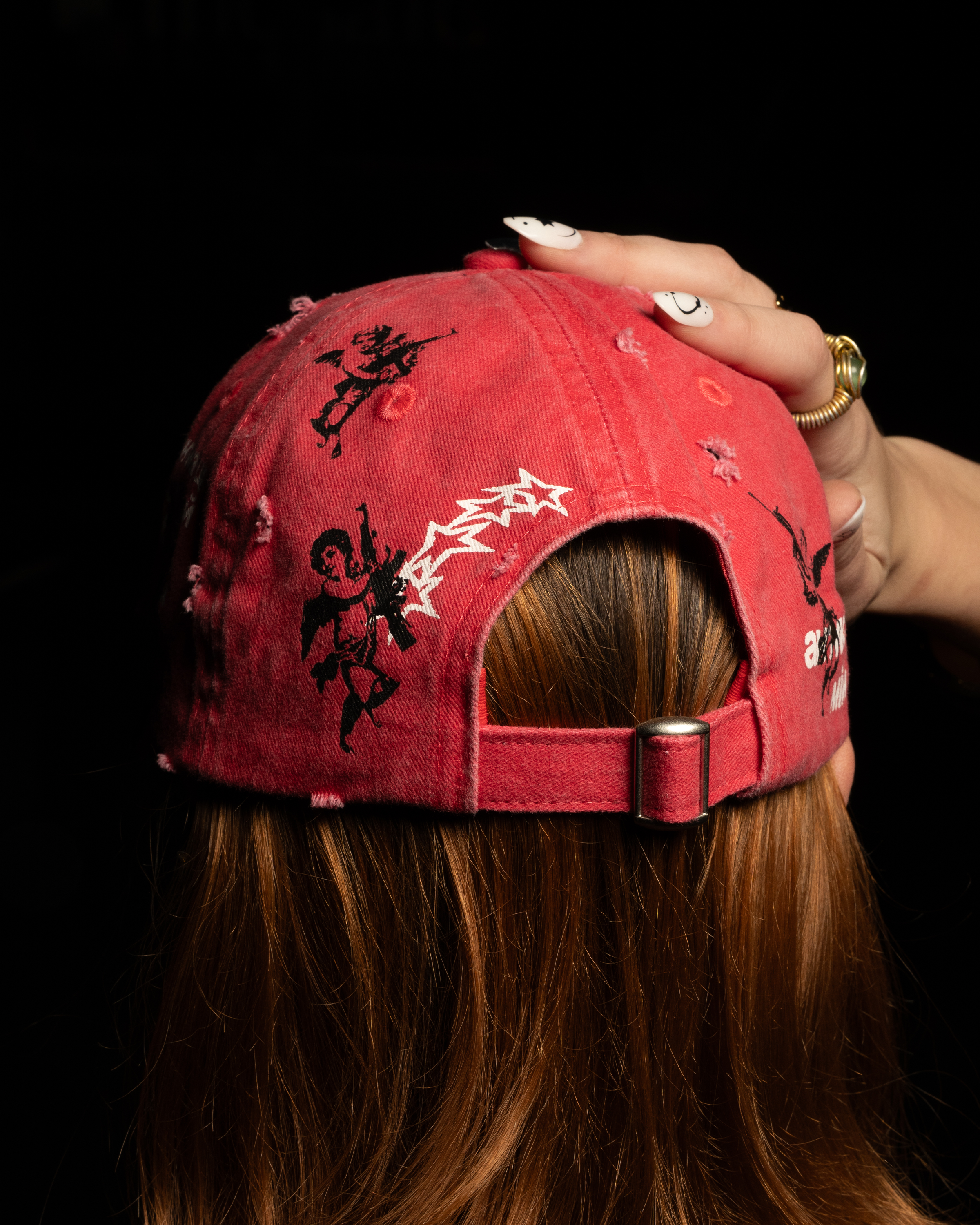 RED AHTNKA HAT on siena.png