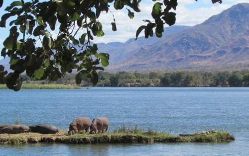 PUBLIC ACCESS IN MANA POOLS: YOUR VIEWS