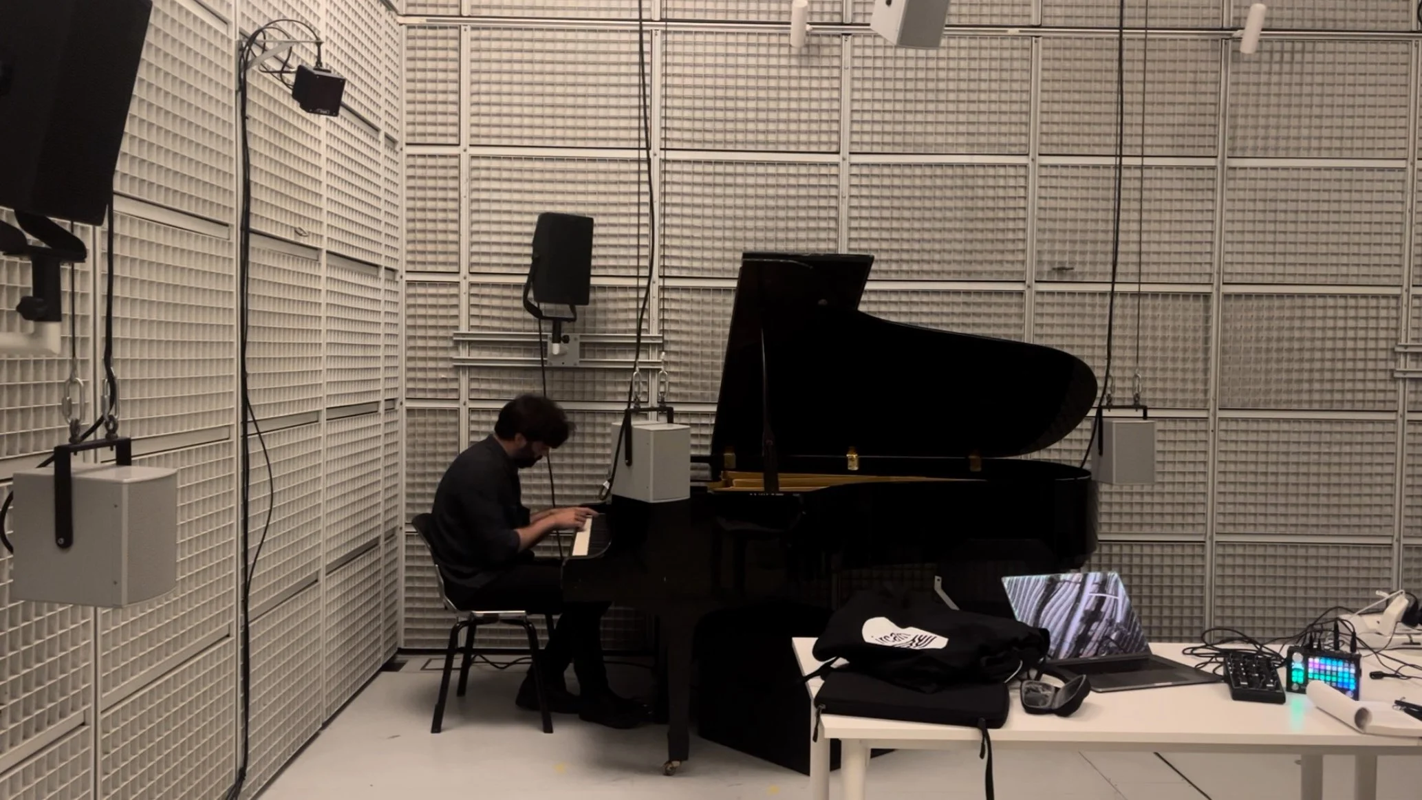 Flavio_Michele_IRCAM_Studio5_piano_composer