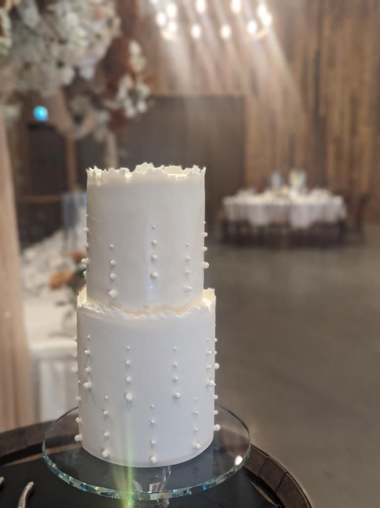 Pearl cachou wedding cake, Pearl theme wedding, Two tier wedding, Luxe wedding cake, Fondant Two Tier, minimal design wedding cake