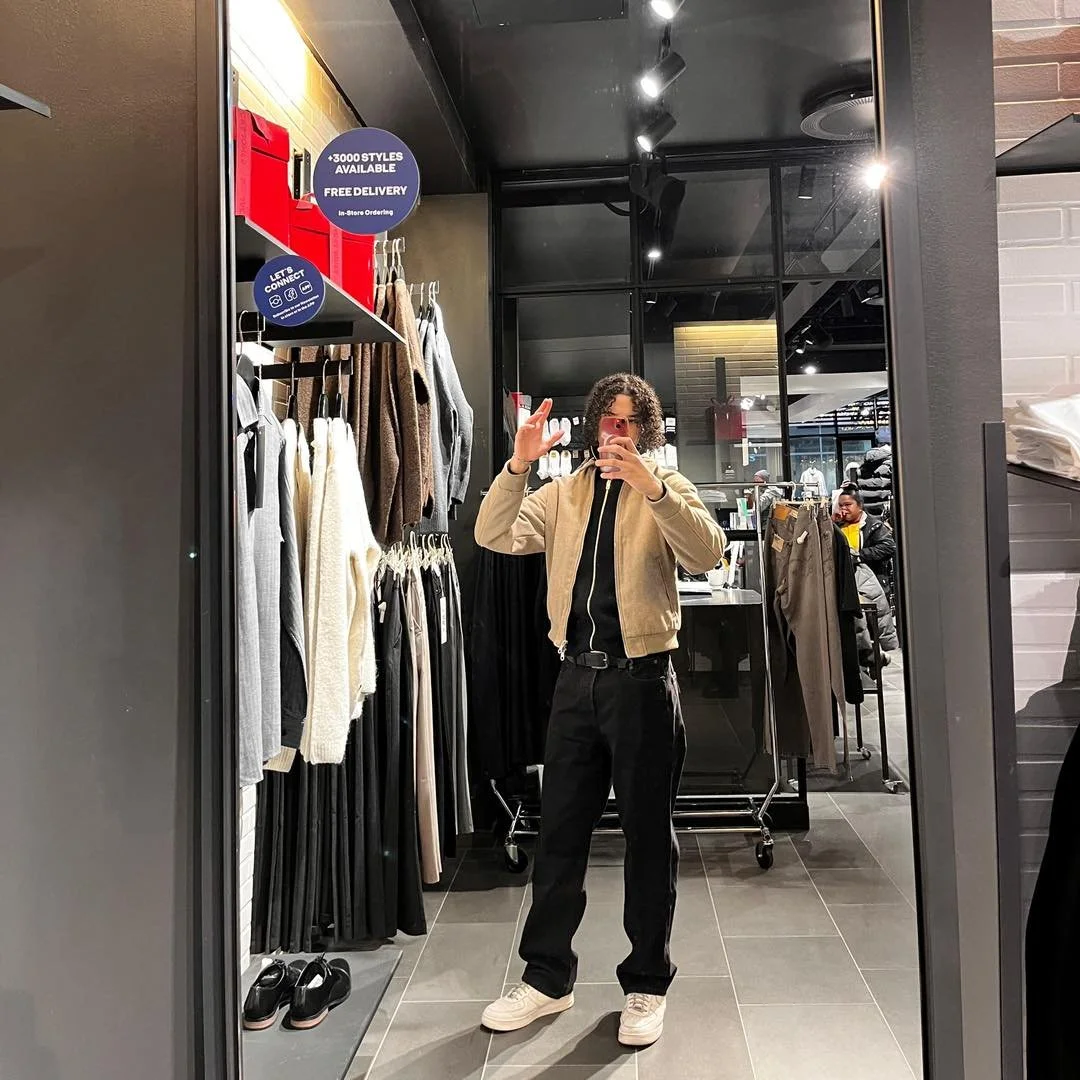 Morjens! Meill&auml; on paljon mahtavii tarjouksii nytte! 😎
Kaikki tuotteet -20 %, farkut ja housut (osta 2, saat toiset -50 %), valikoidut takit -30 % JA T&Auml;M&Auml; MAKEE TAKKI -50 %!! 🤌🏼

#jackandjones #jackandjonesporvoo #jackandjonesblackw