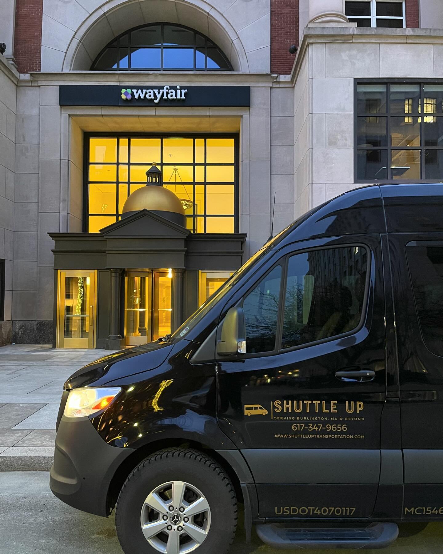 Good morning Boston. Corporate event starting early this morning for this group of 10. #shuttleuptransportation #corporateevents #boston