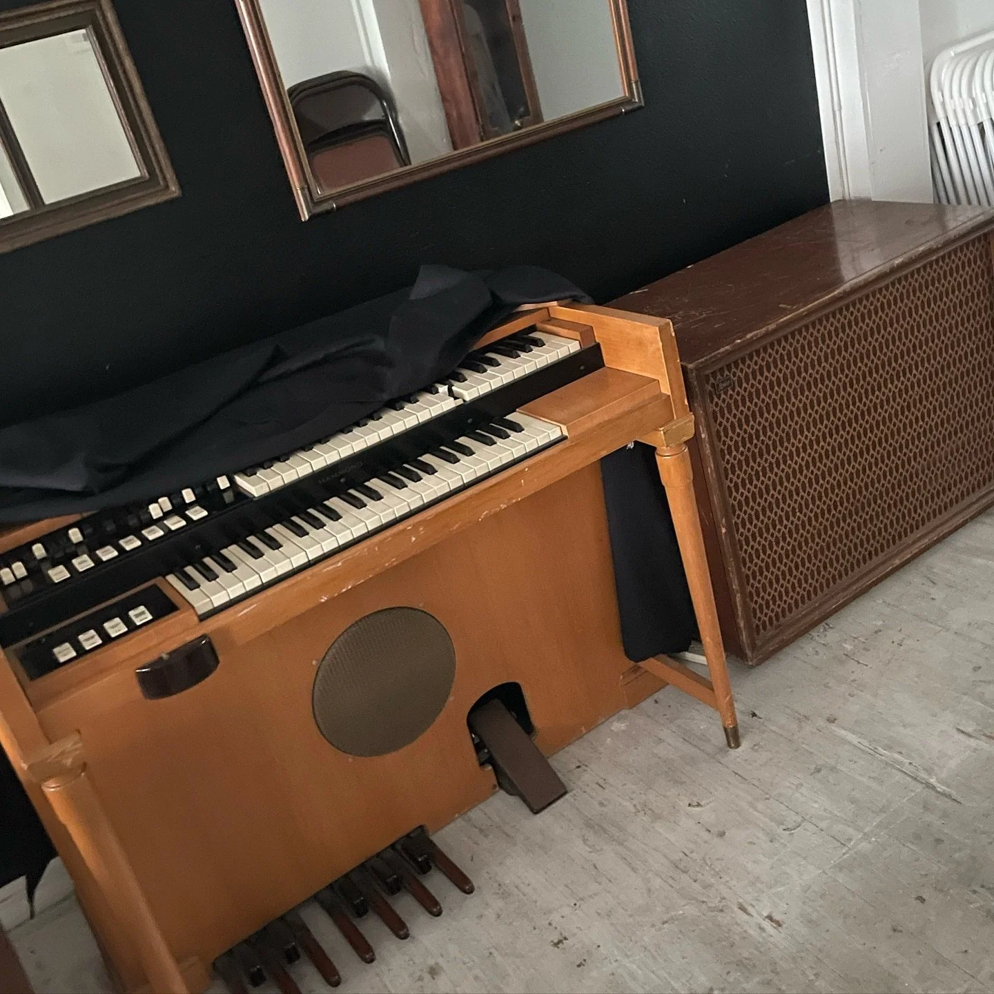 Found a nice new spot for this bad boy so we can easily record it. Nothing quite like real tone wheels though a Leslie. #hammond #recordingstudio #lesliespeaker