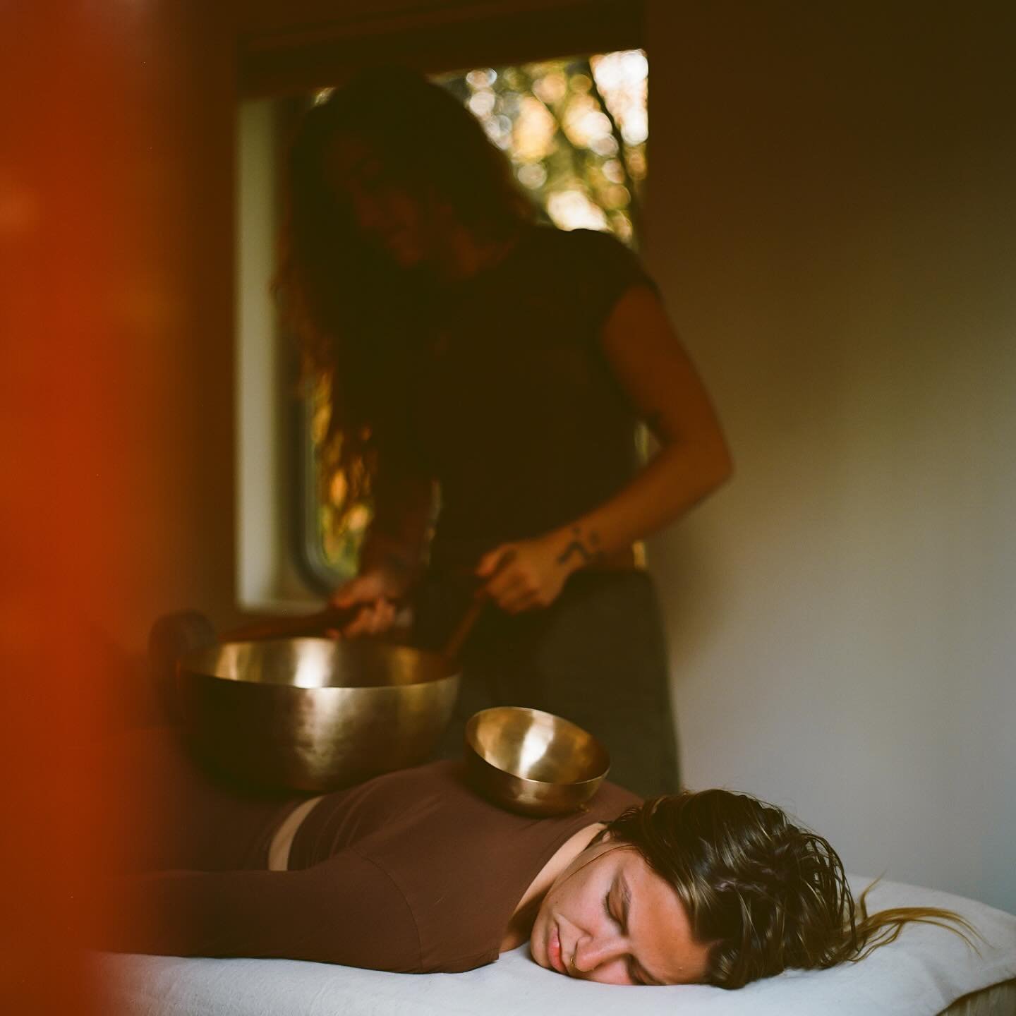 How resonance helps restore balance ⚖️ 

Resonance can be found in many forms, from physics, music, and nature to human connection and healing, wherever vibrations sync to create balance 

In the context of sound healing resonance means that somethin