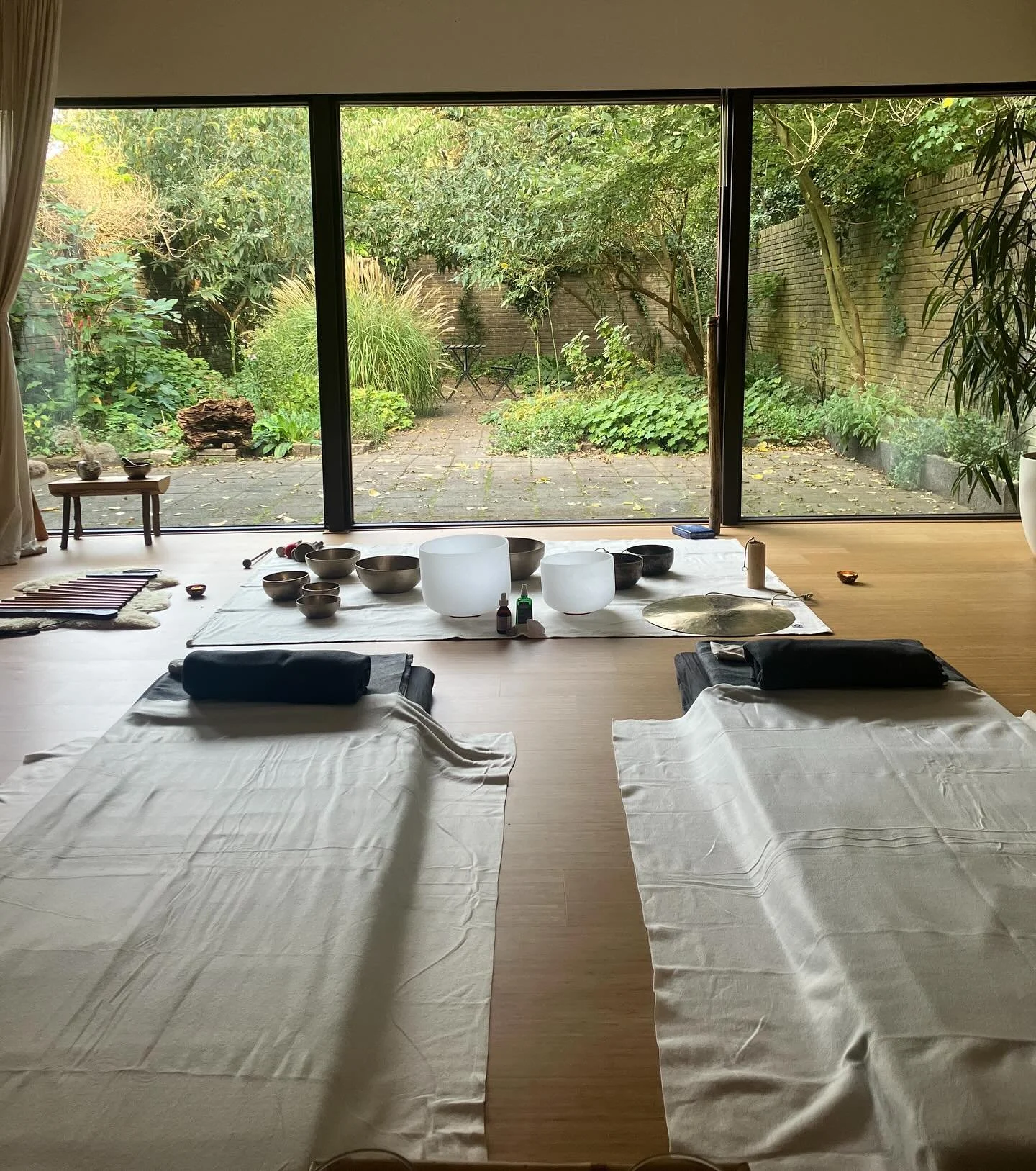 At The Sound Healing Practice, I welcome lovely people &amp; couples who for example book a duo session together or gift it to each other for a birthday or as a kind gesture.

The beauty of sharing this experience is that you can support each other w