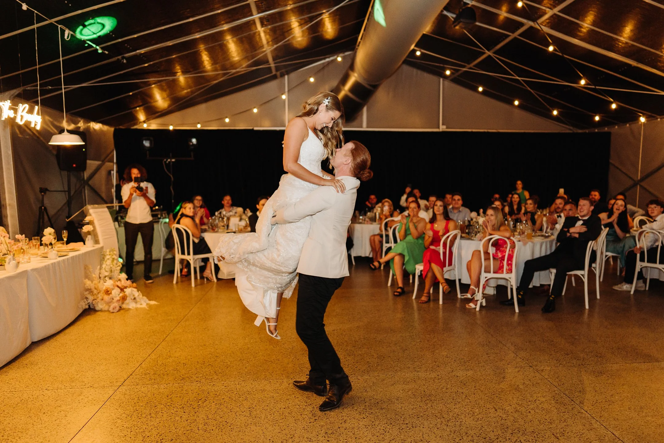 Kellie & Sam Sneak-Peak 2160px-63.jpg