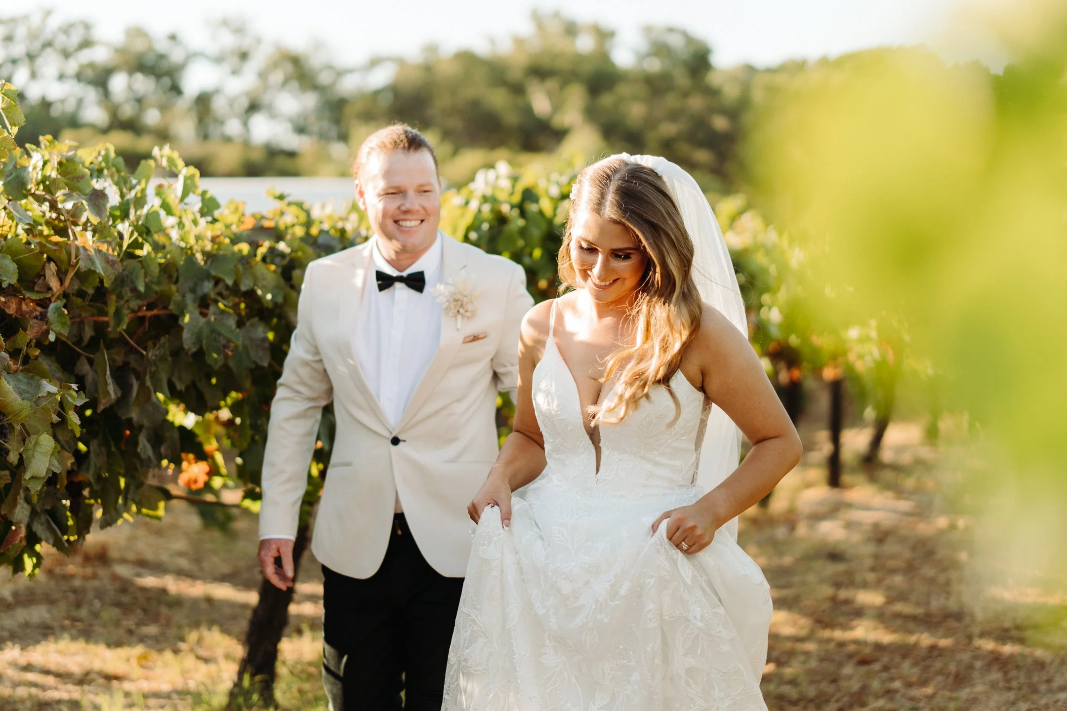 Kellie & Sam Sneak-Peak 2160px-43.jpg