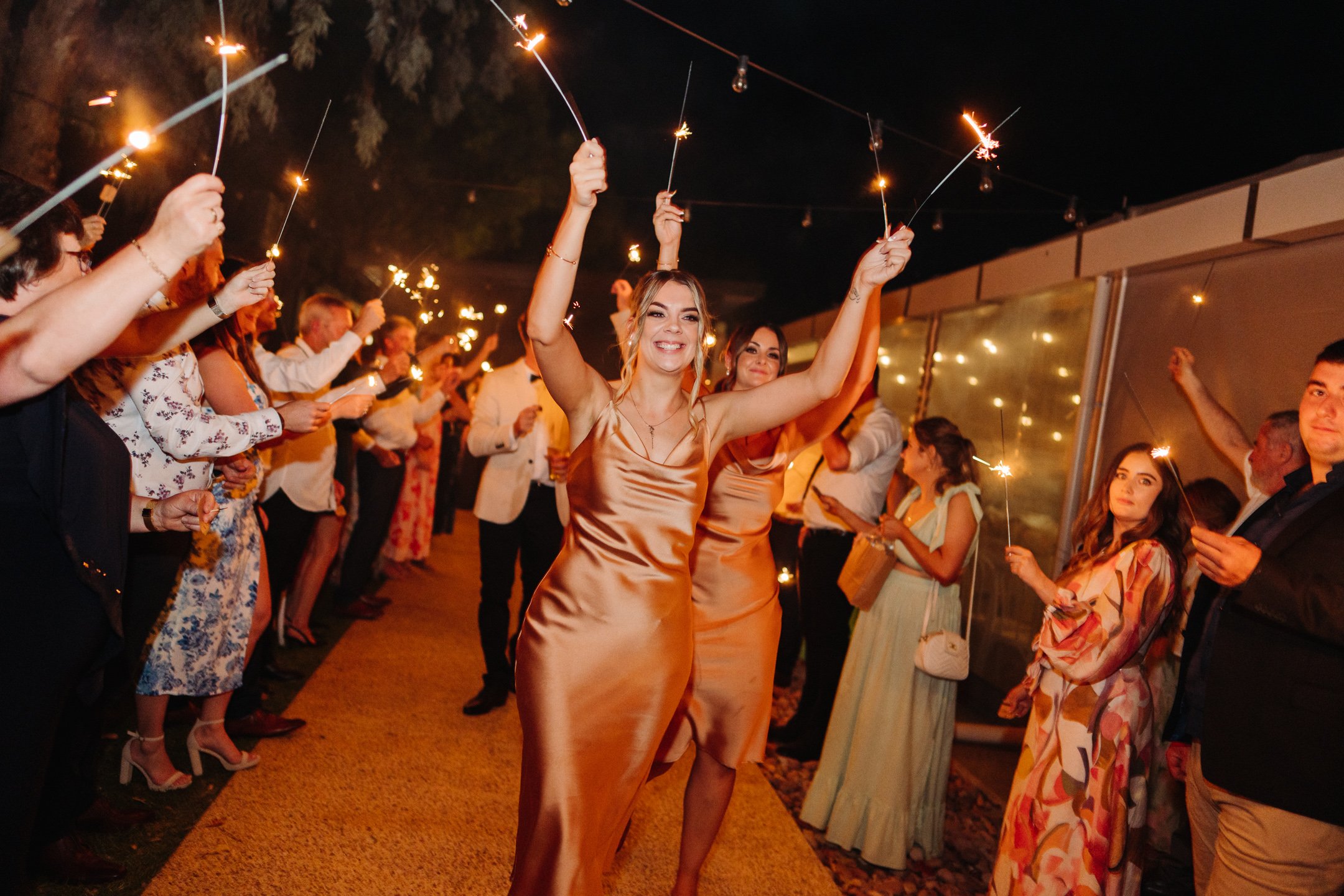 Kellie & Sam Sneak-Peak 2160px-81.jpg