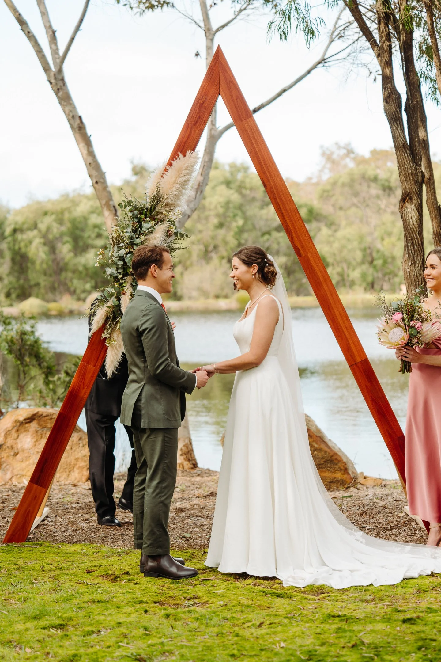 Erin & Russell Sneak-Peak 2160px-45.jpg