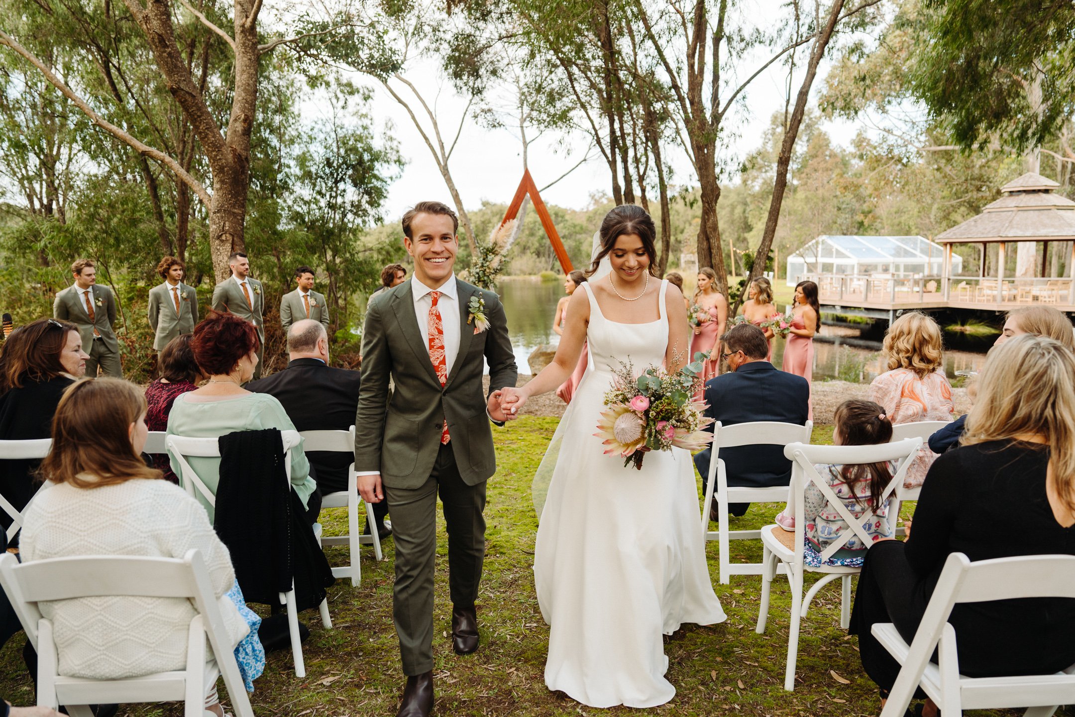 Erin & Russell Sneak-Peak 2160px-46.jpg