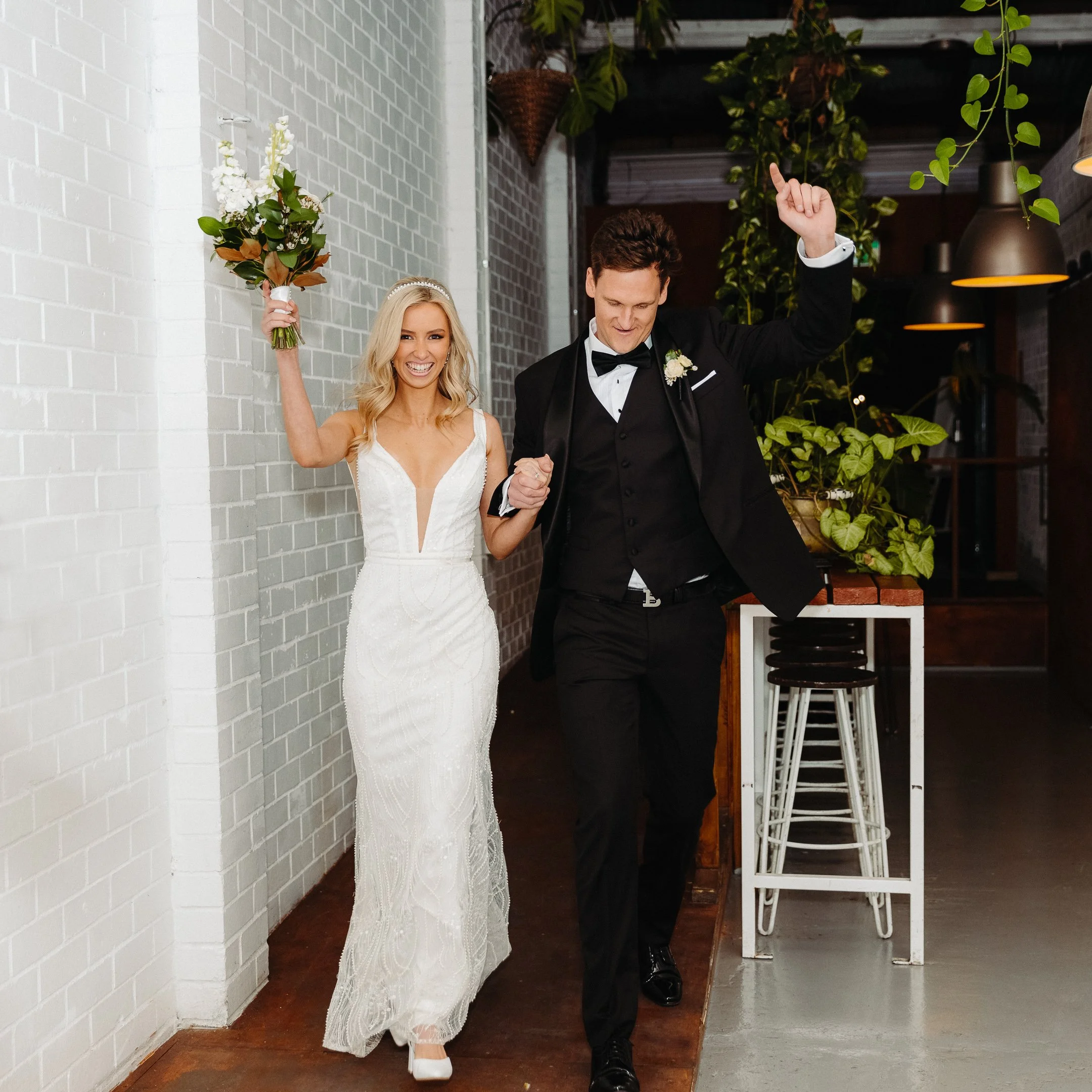 Kellie & Sam Sneak-Peak 2160px-37.jpg