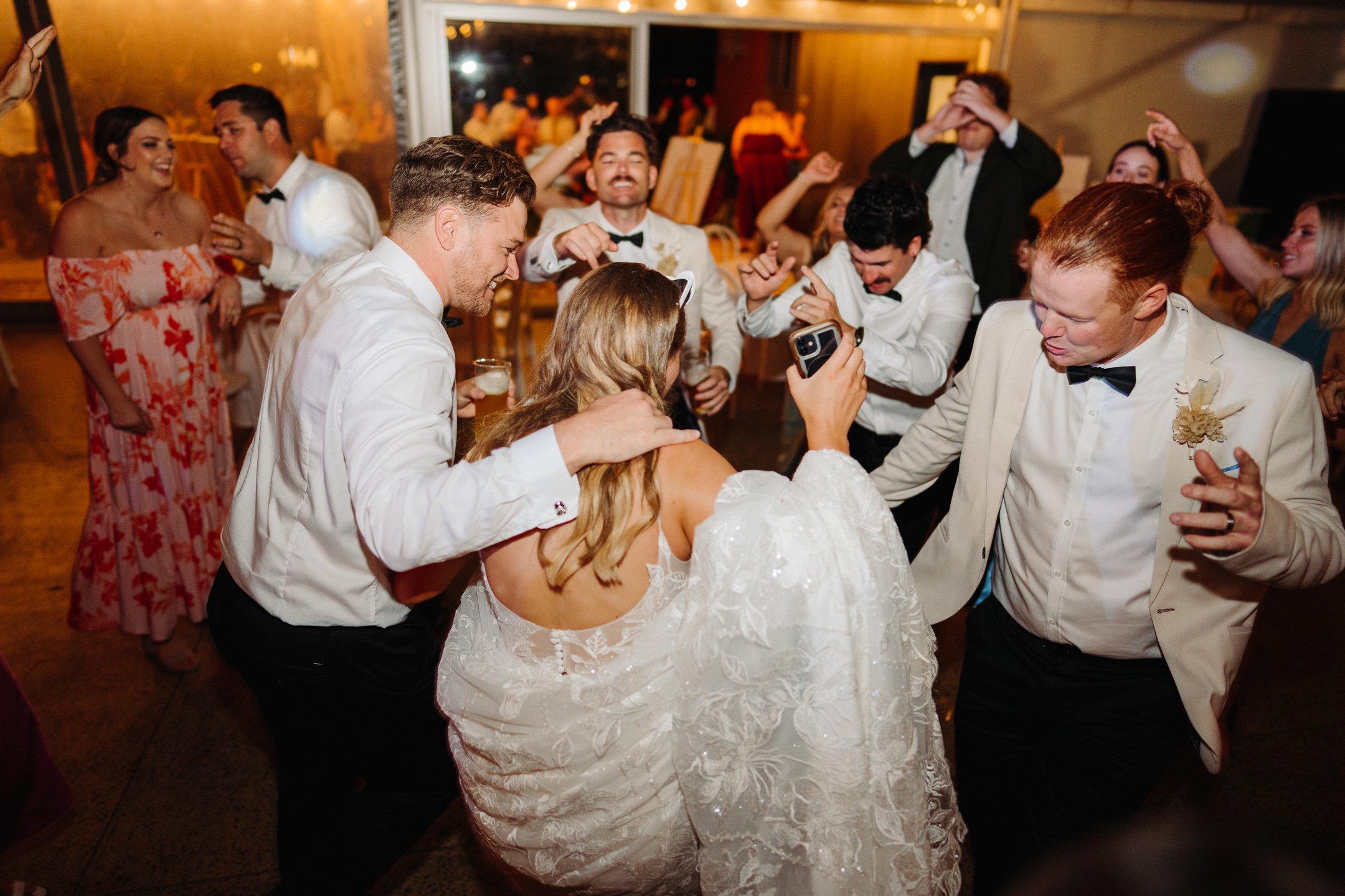 Kellie & Sam Sneak-Peak 2160px-74.jpg