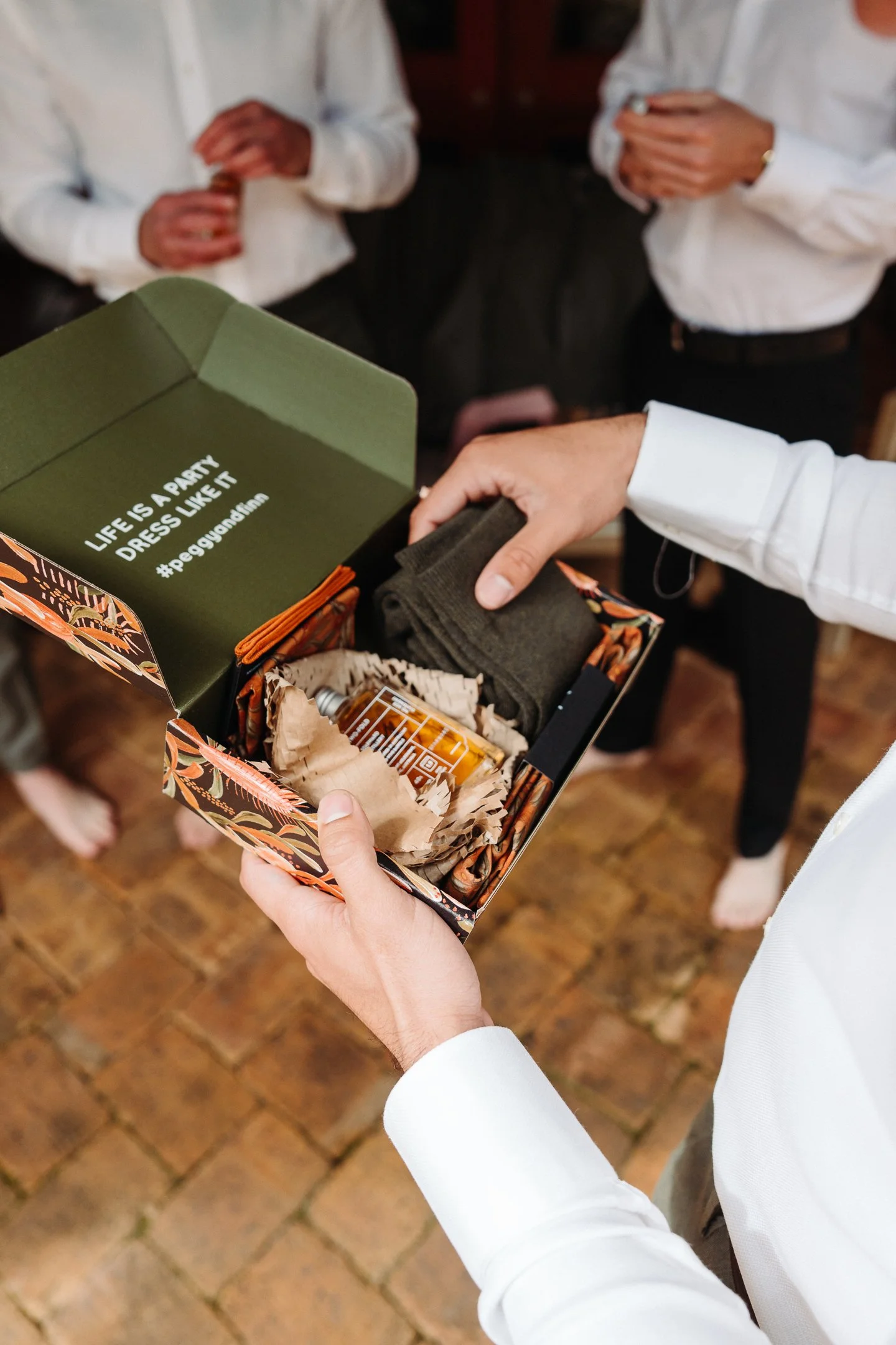 Erin & Russell Sneak-Peak 2160px-20.jpg