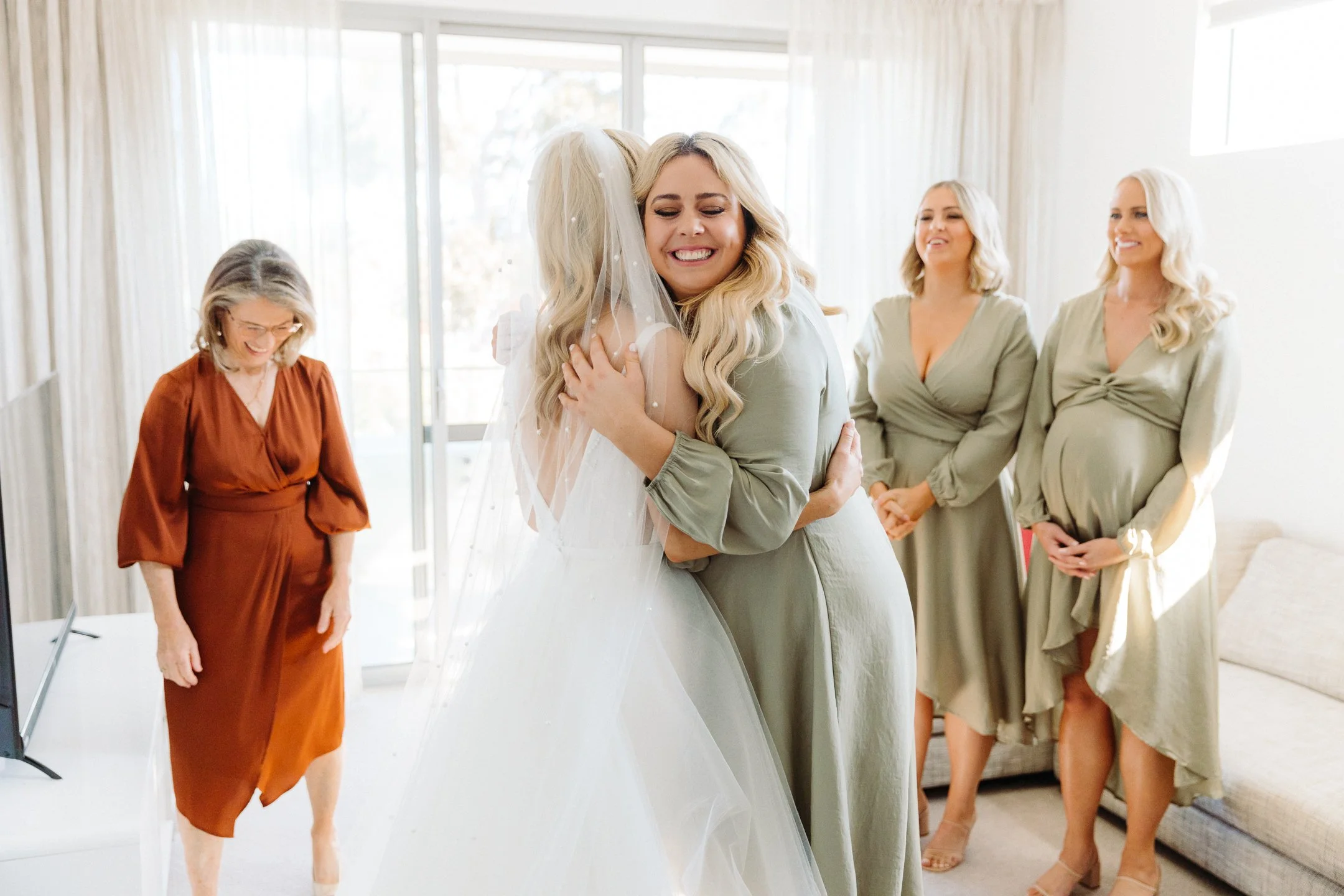 Kellie & Sam Sneak-Peak 2160px-14.jpg