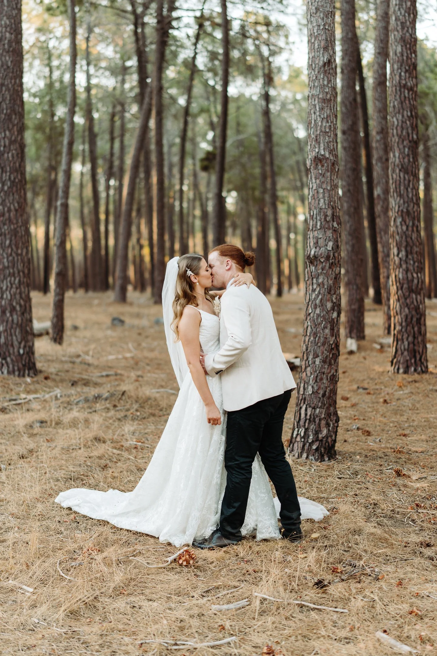 Kellie & Sam Sneak-Peak 2160px-53.jpg