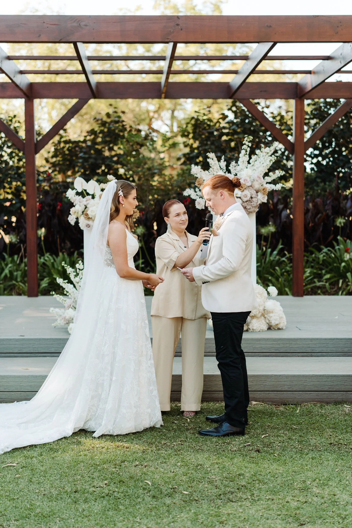 Kellie & Sam Sneak-Peak 2160px-23.jpg