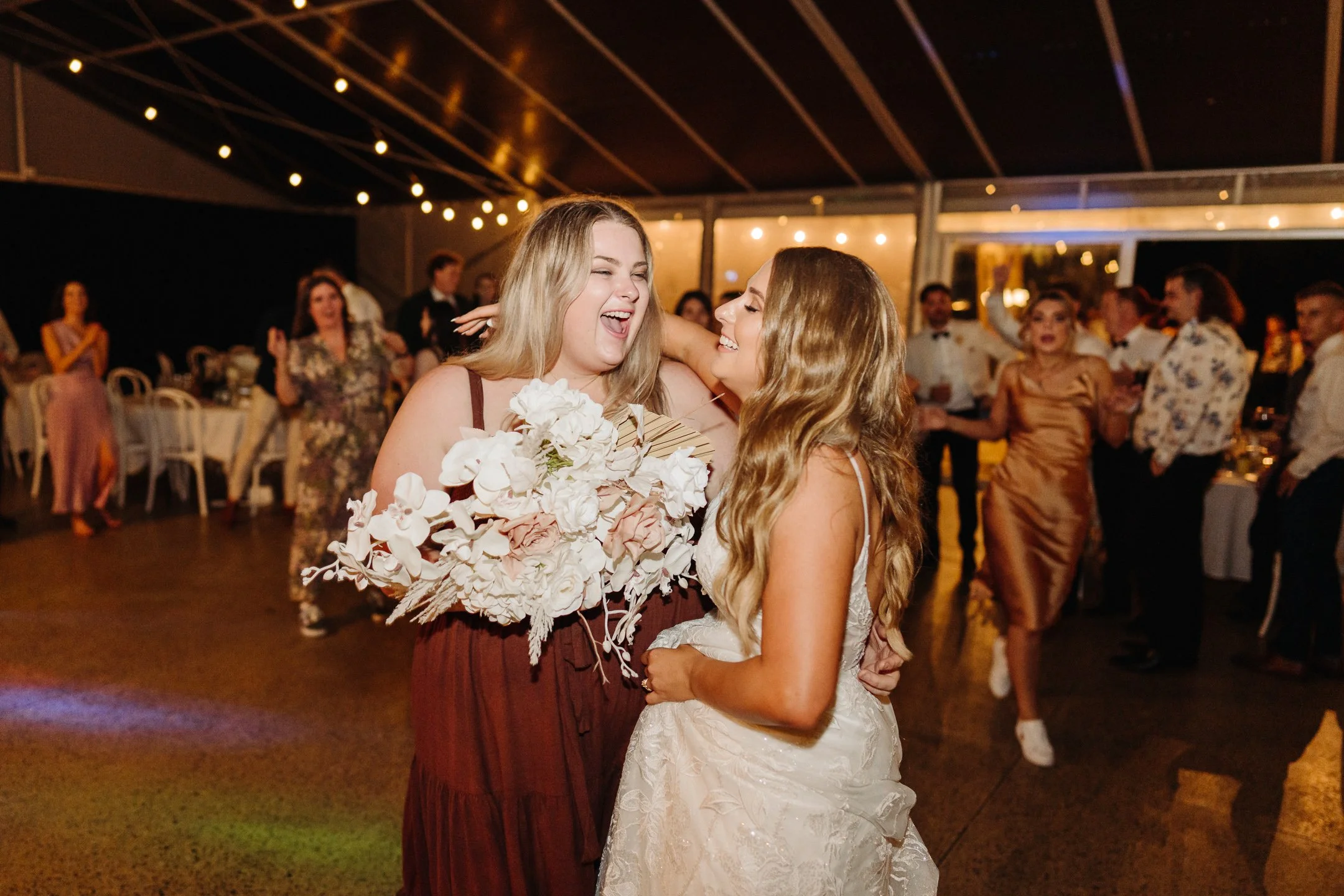 Kellie & Sam Sneak-Peak 2160px-73.jpg