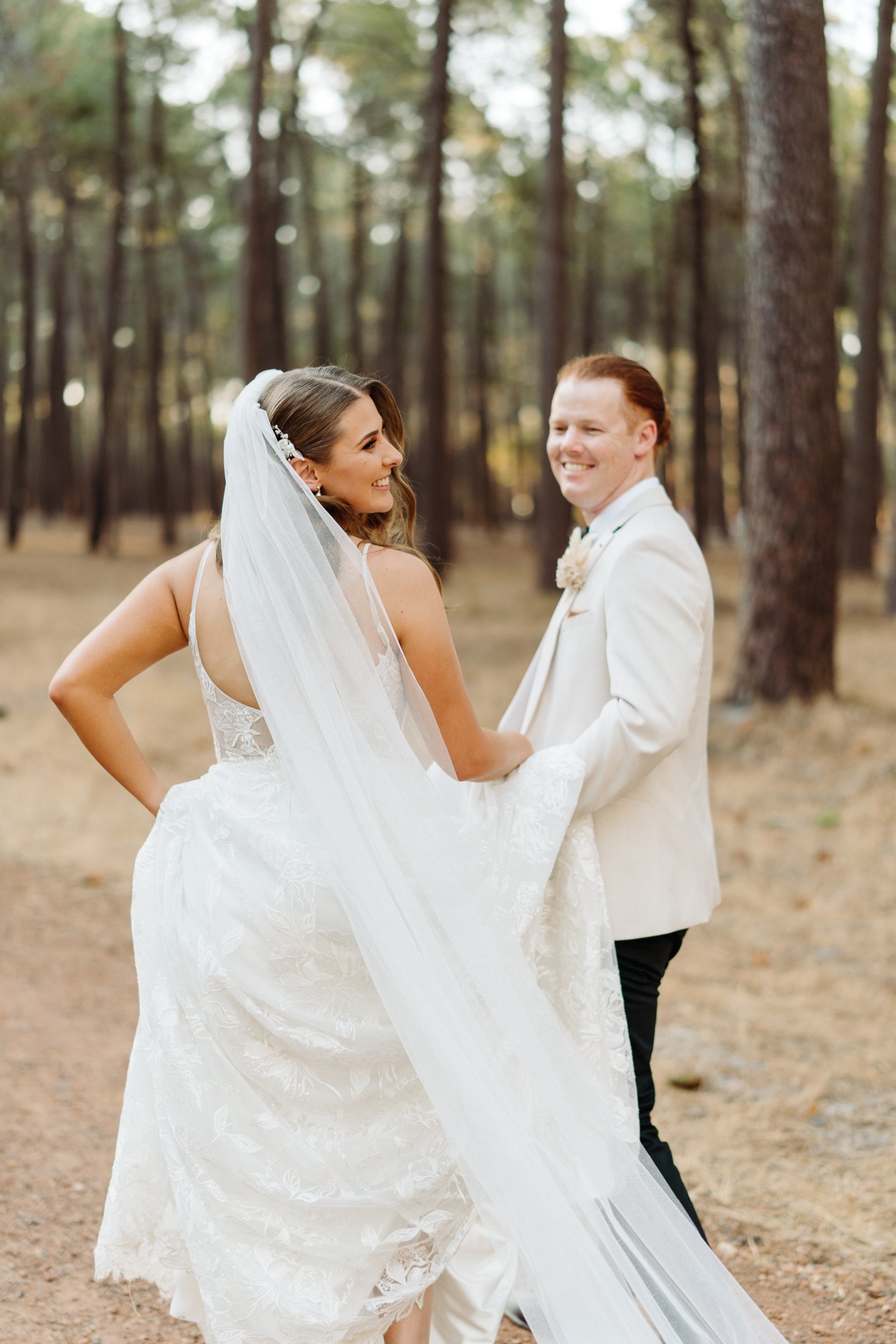 Kellie & Sam Sneak-Peak 2160px-46.jpg