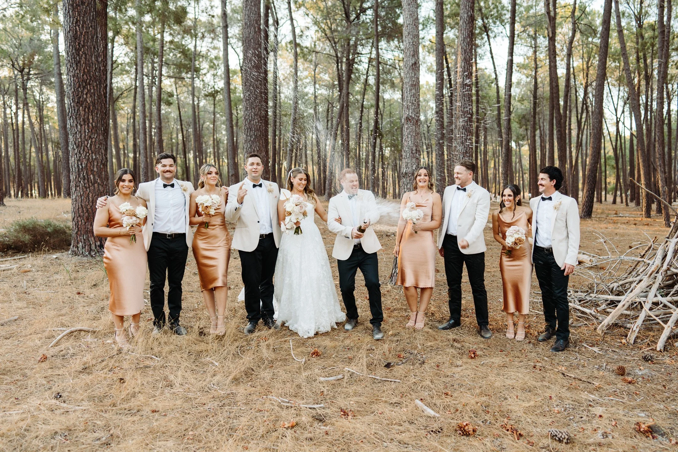 Kellie & Sam Sneak-Peak 2160px-47.jpg