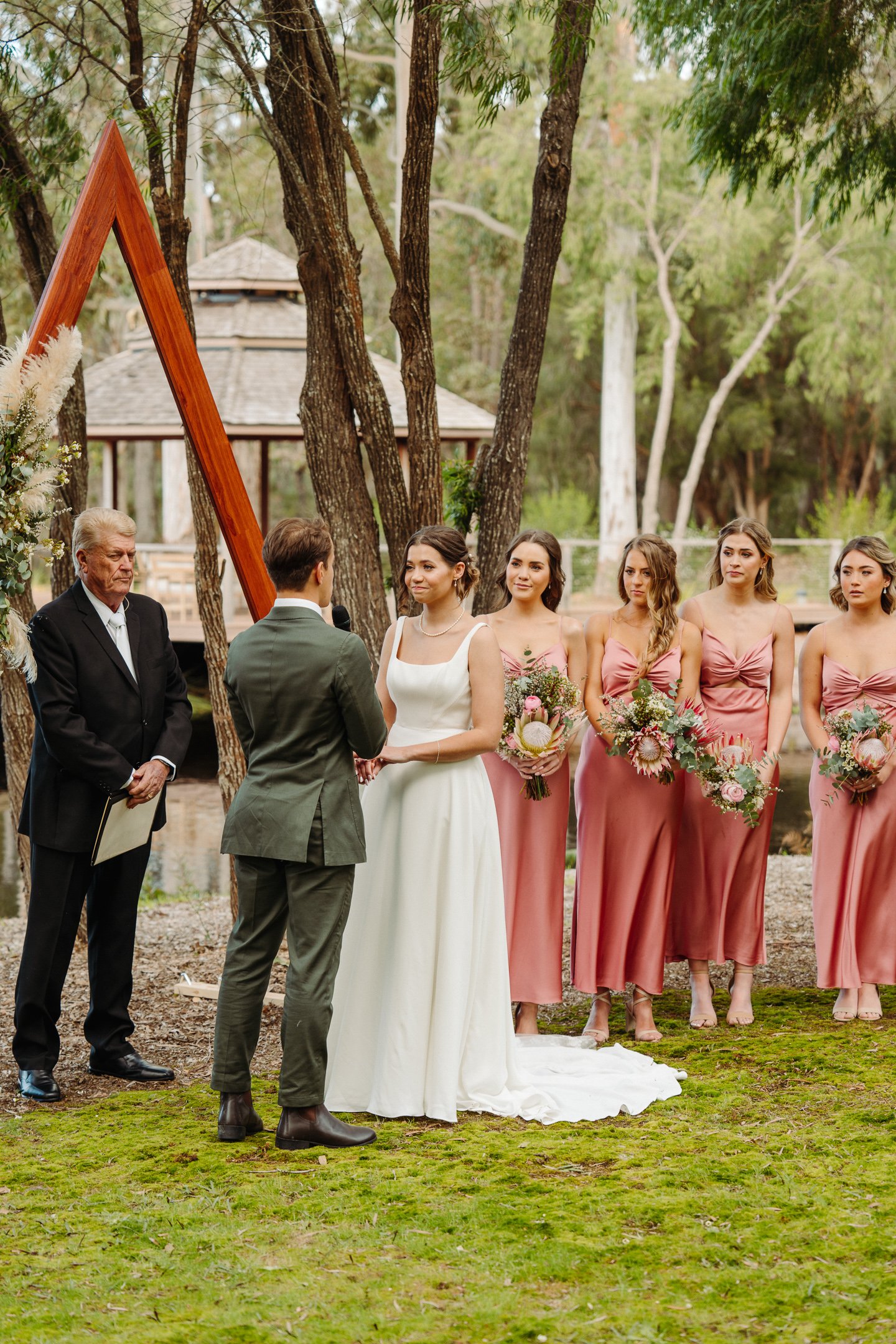 Erin & Russell Sneak-Peak 2160px-42.jpg