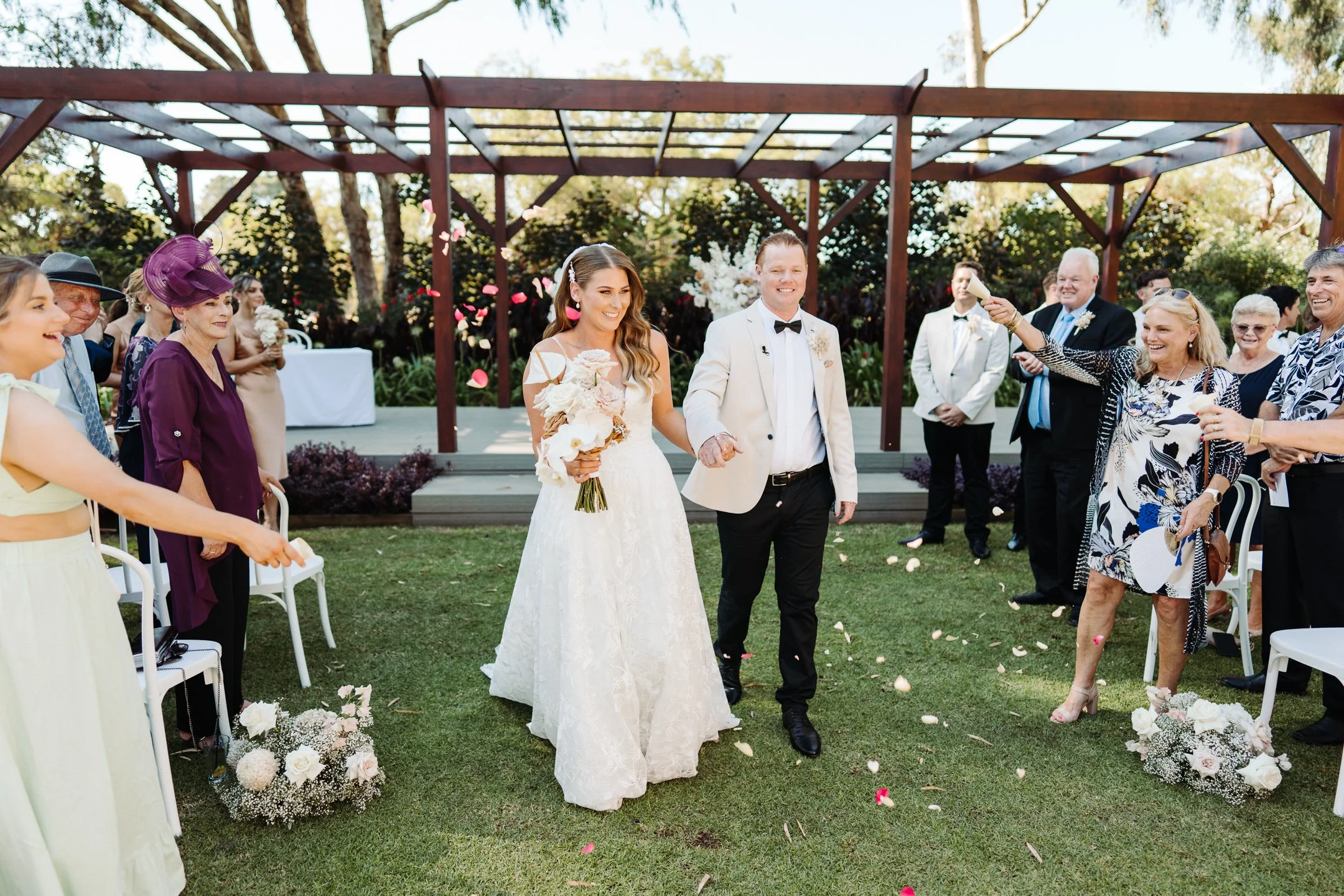 Kellie & Sam Sneak-Peak 2160px-27.jpg