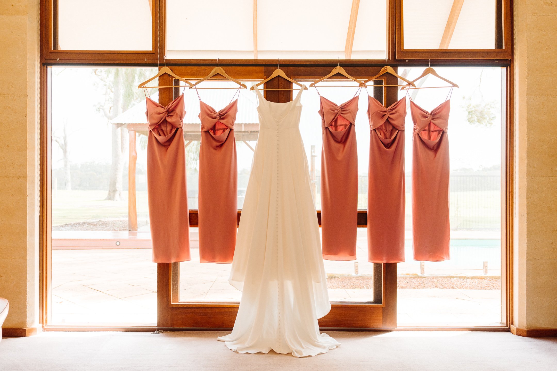 Erin & Russell Sneak-Peak 2160px-1.jpg