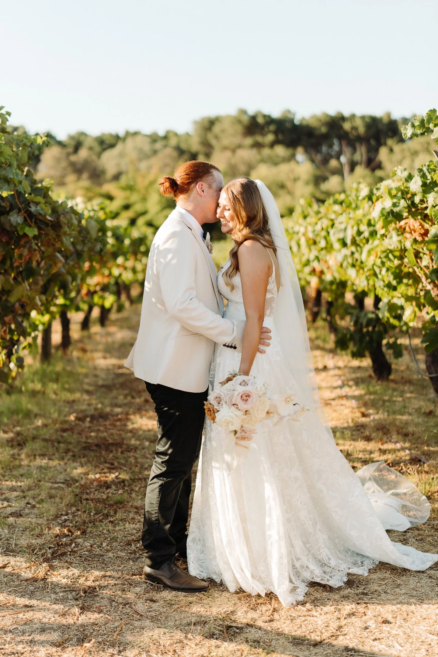 Kellie & Sam Sneak-Peak 2160px-38.jpg