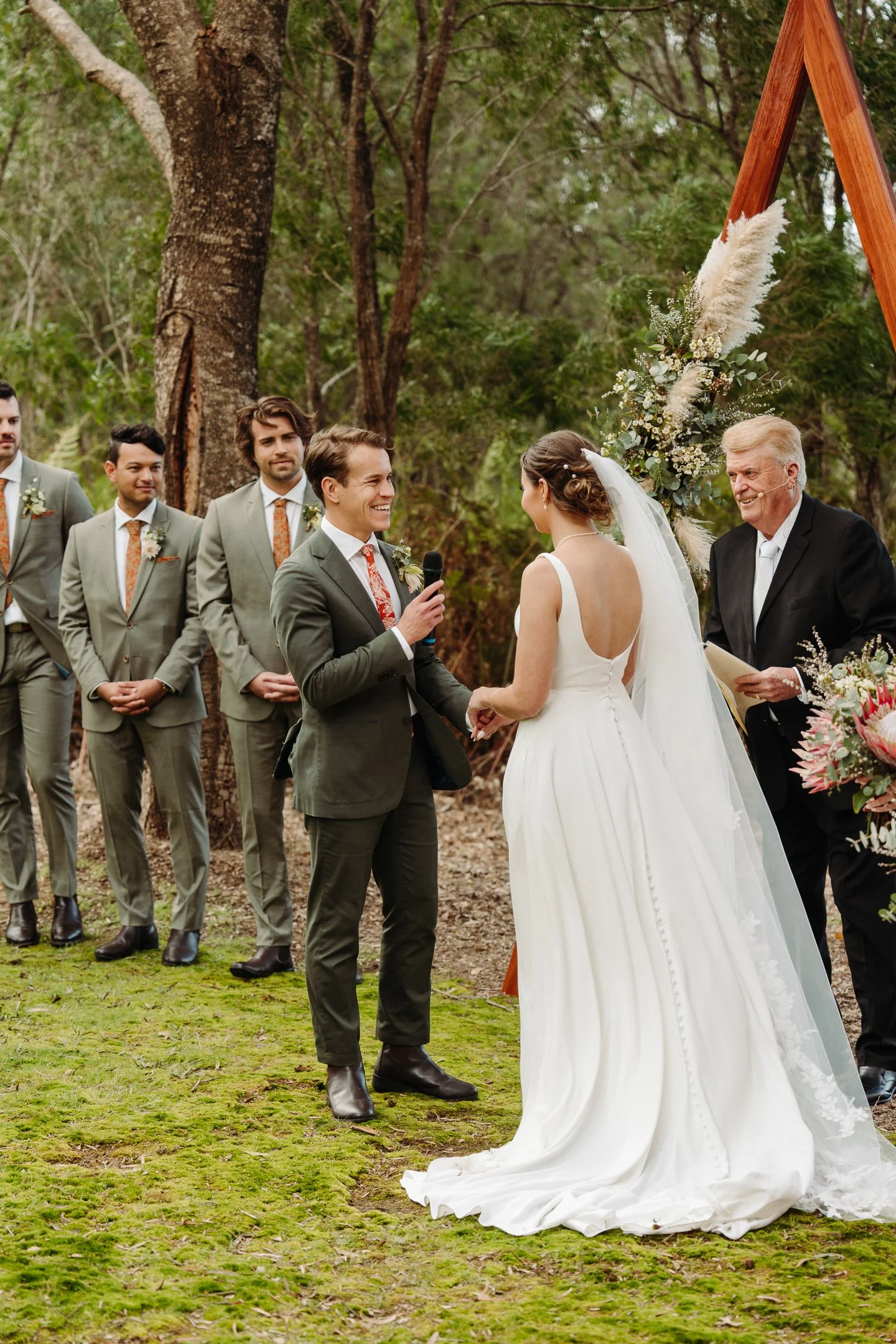 Erin & Russell Sneak-Peak 2160px-41.jpg