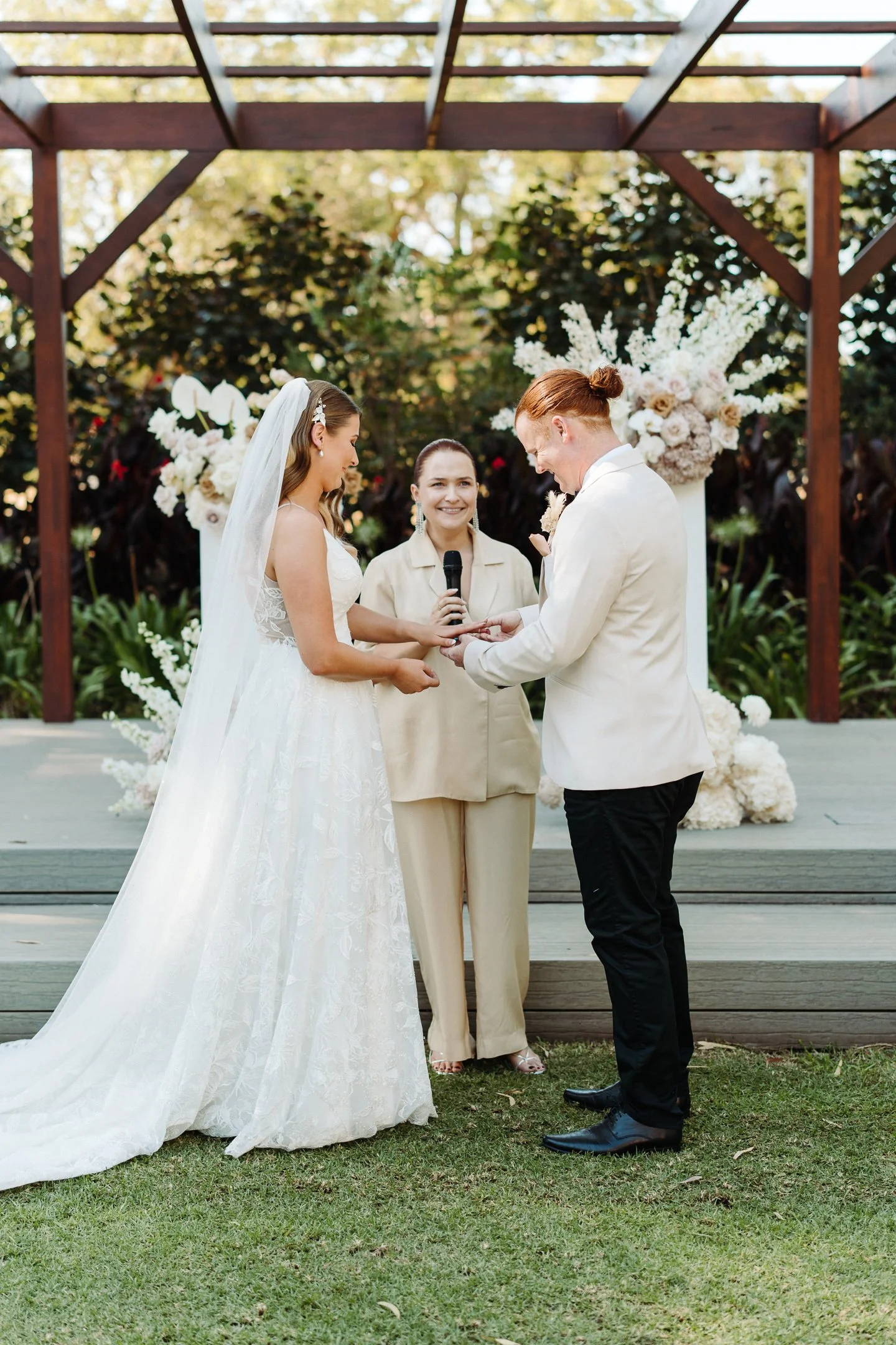 Kellie & Sam Sneak-Peak 2160px-24.jpg