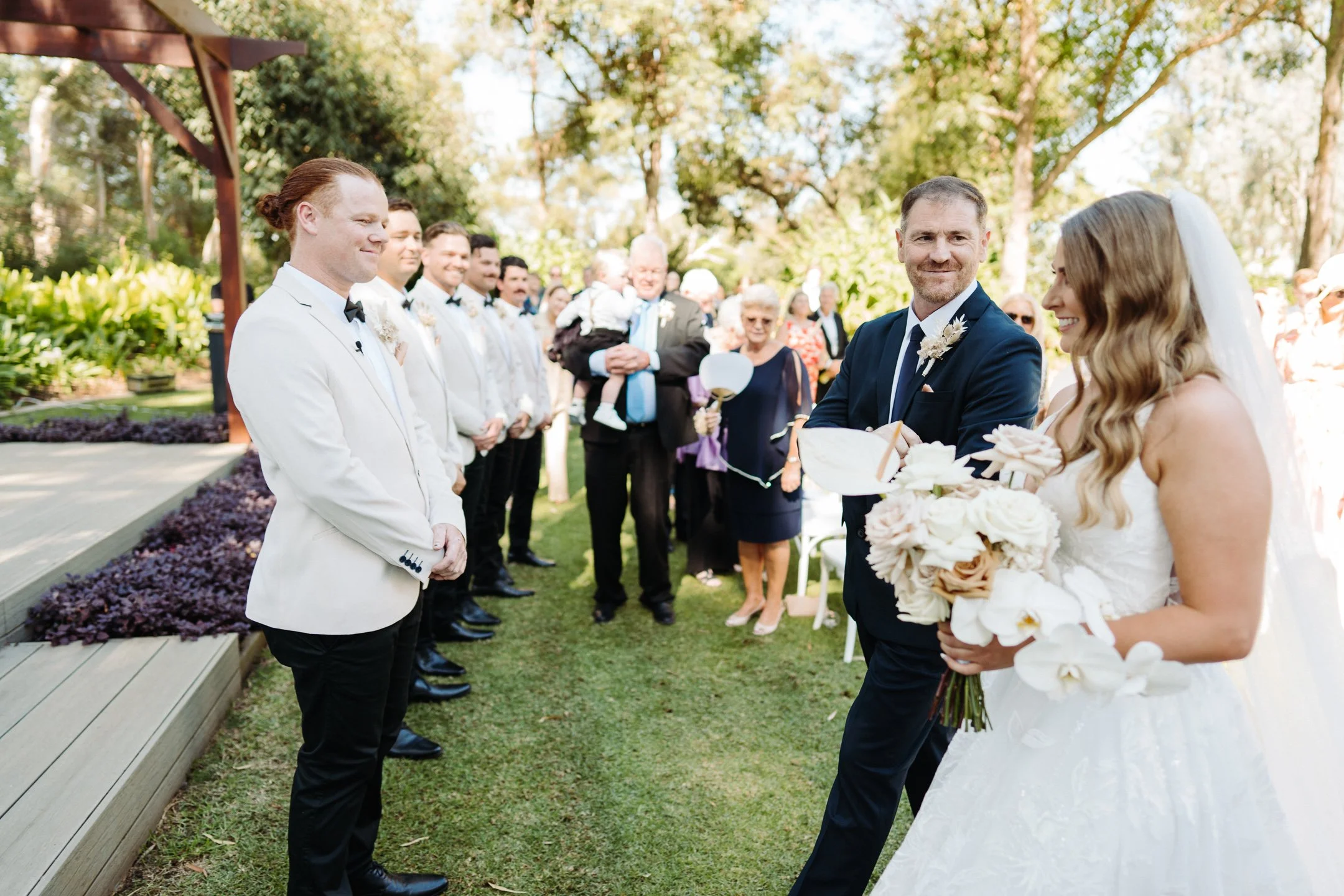 Kellie & Sam Sneak-Peak 2160px-16.jpg