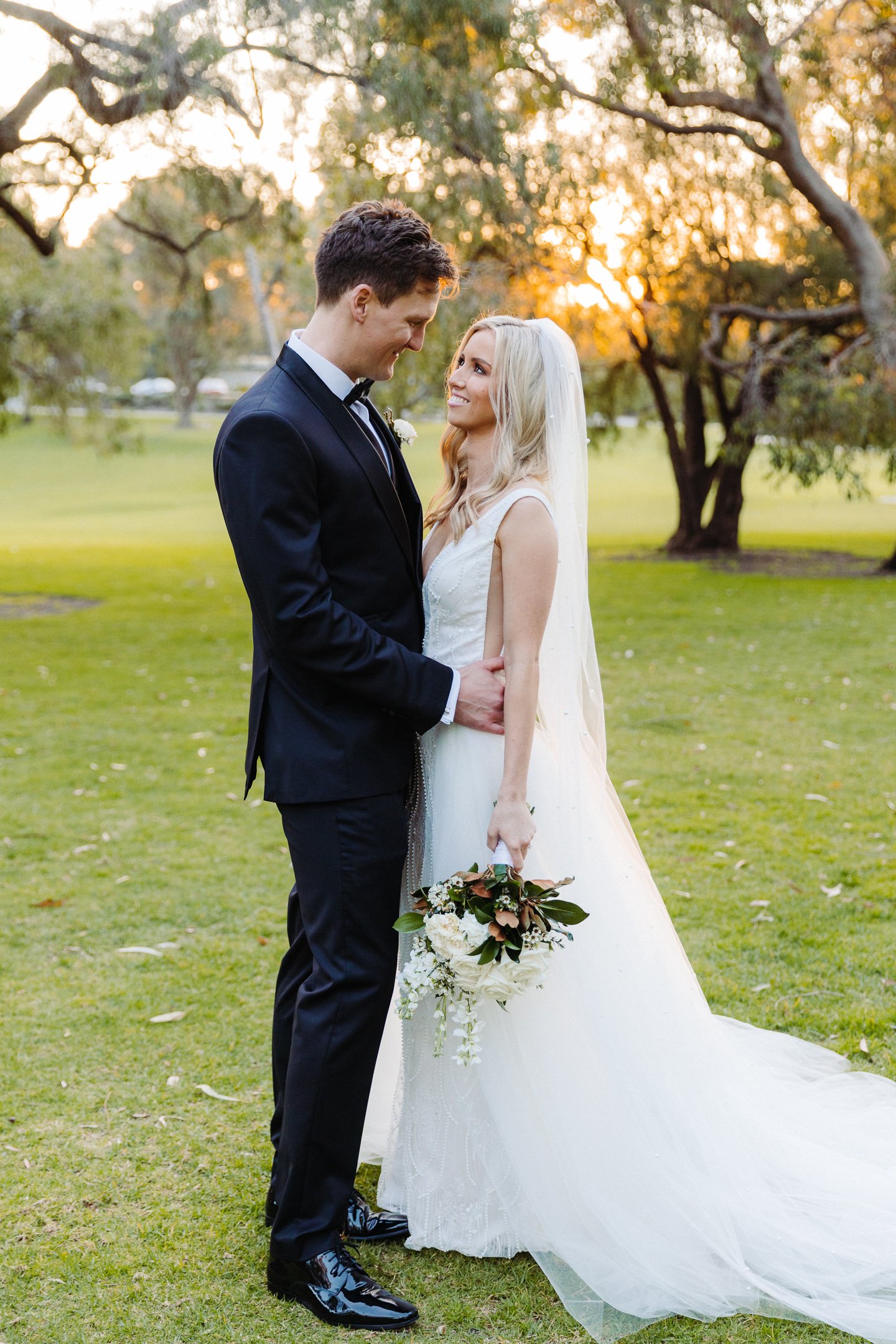 Kellie & Sam Sneak-Peak 2160px-34.jpg