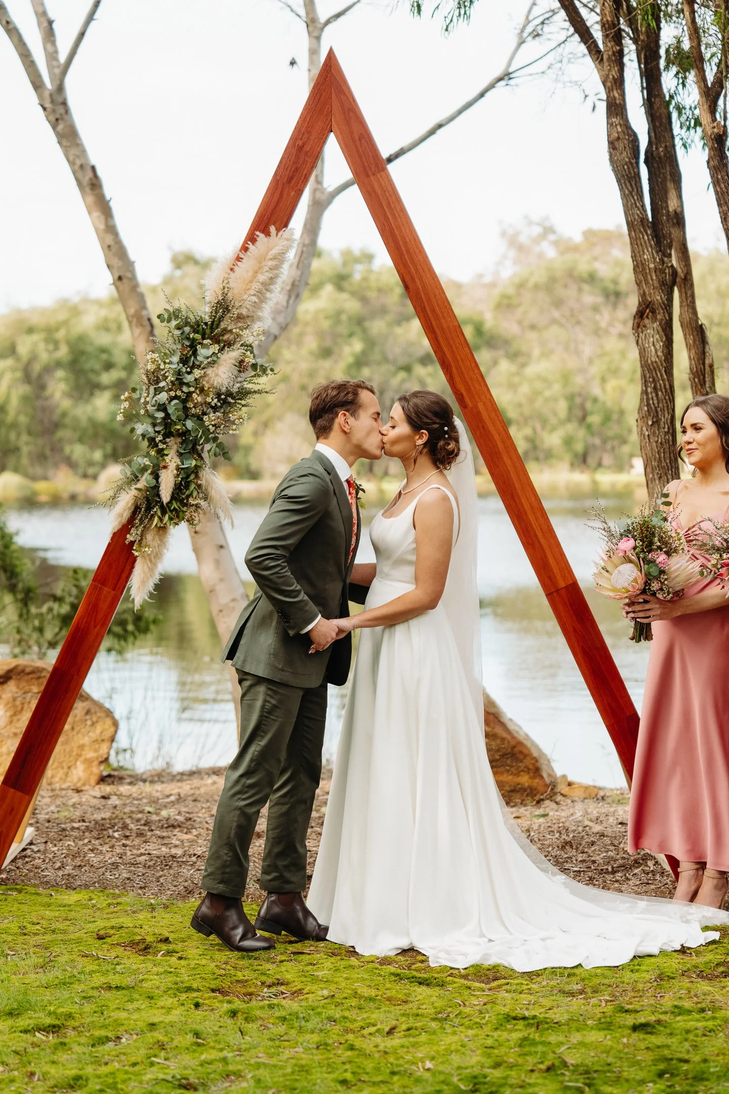 Erin & Russell Sneak-Peak 2160px-44.jpg