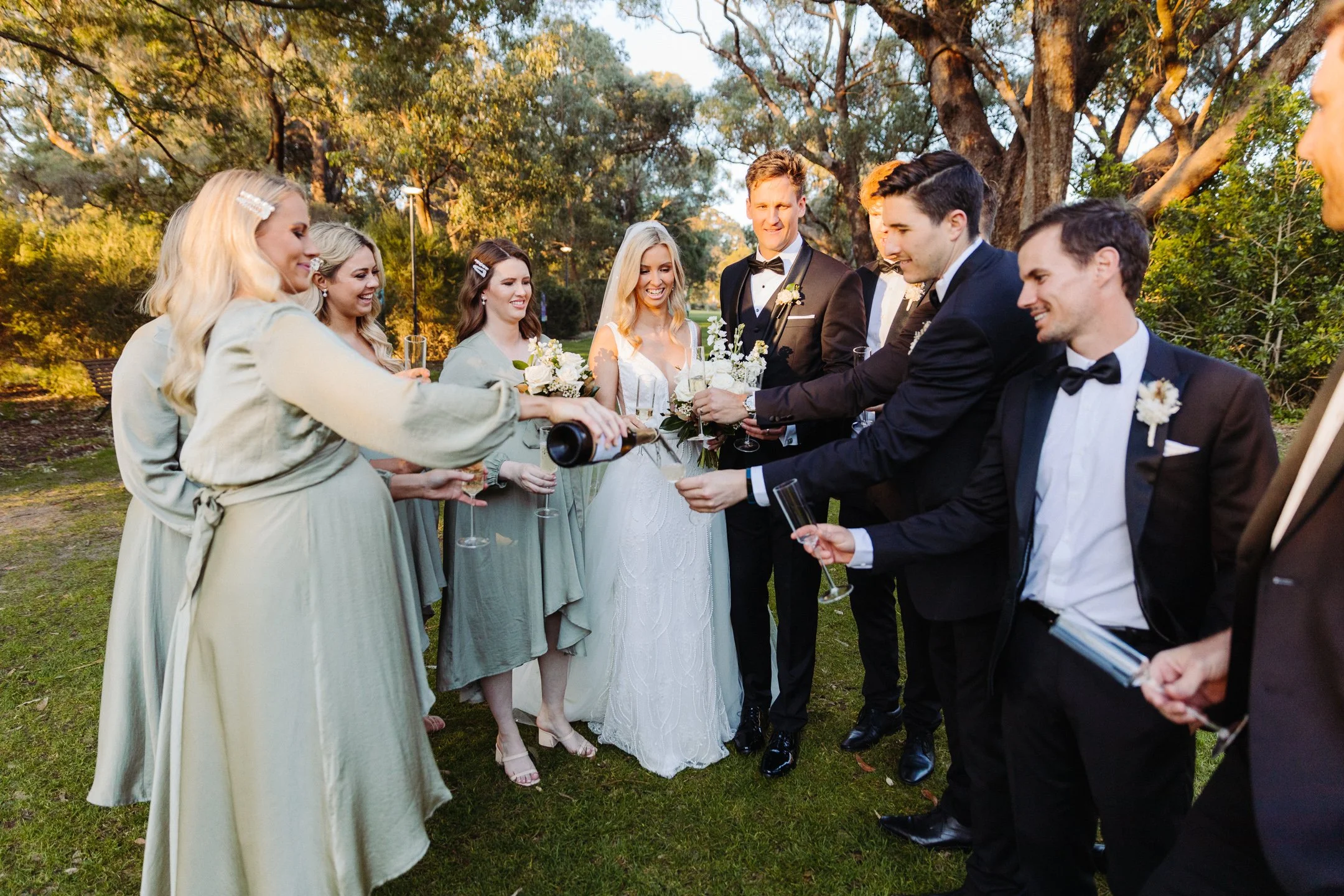 Kellie & Sam Sneak-Peak 2160px-26.jpg