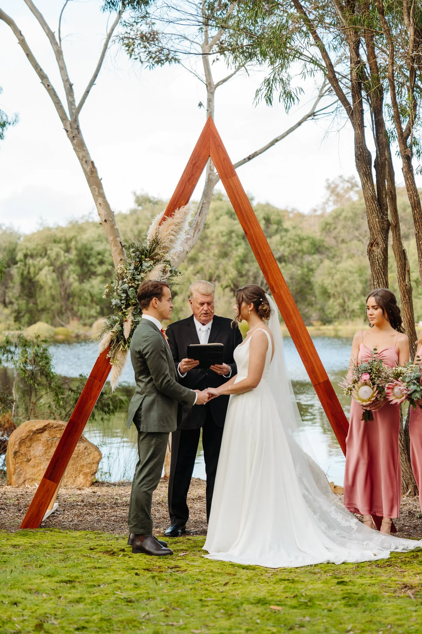 Erin & Russell Sneak-Peak 2160px-40.jpg