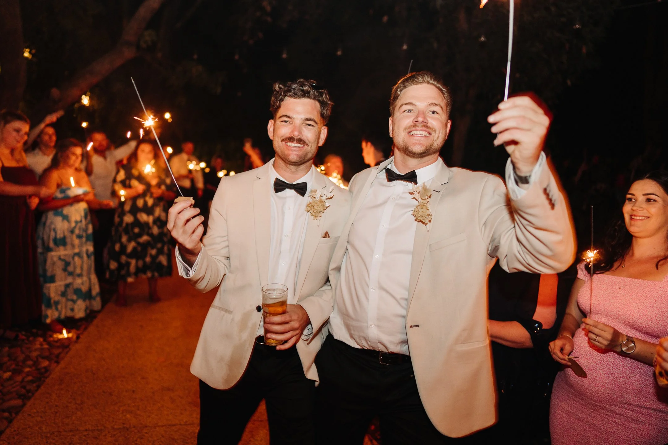 Kellie & Sam Sneak-Peak 2160px-79.jpg